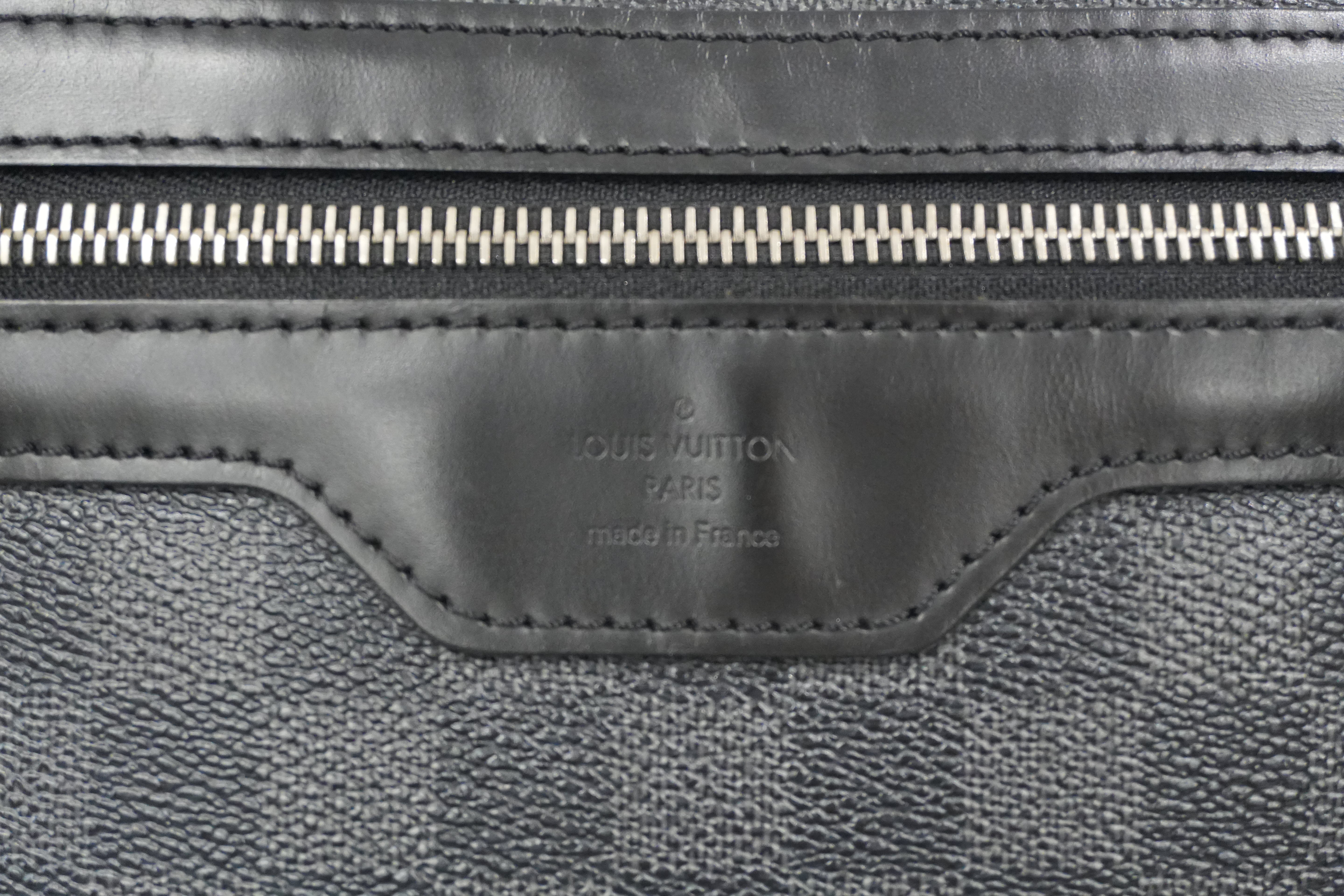 Pre-owned Louis Vuitton Damier Graphite Messenger Bag Used