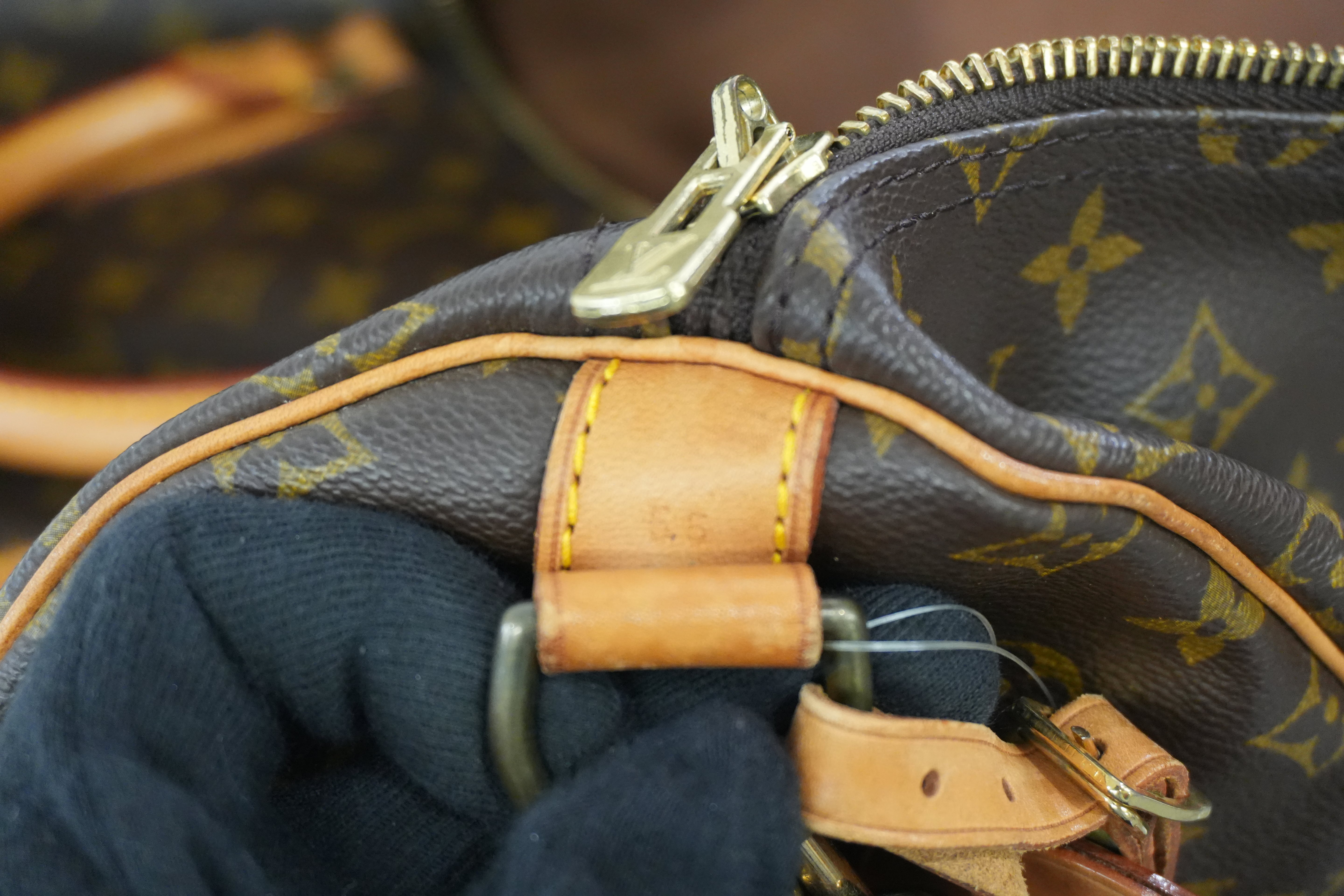 Pre-owned Louis Vuitton Monogram Keepall 55 Bandouliere Used