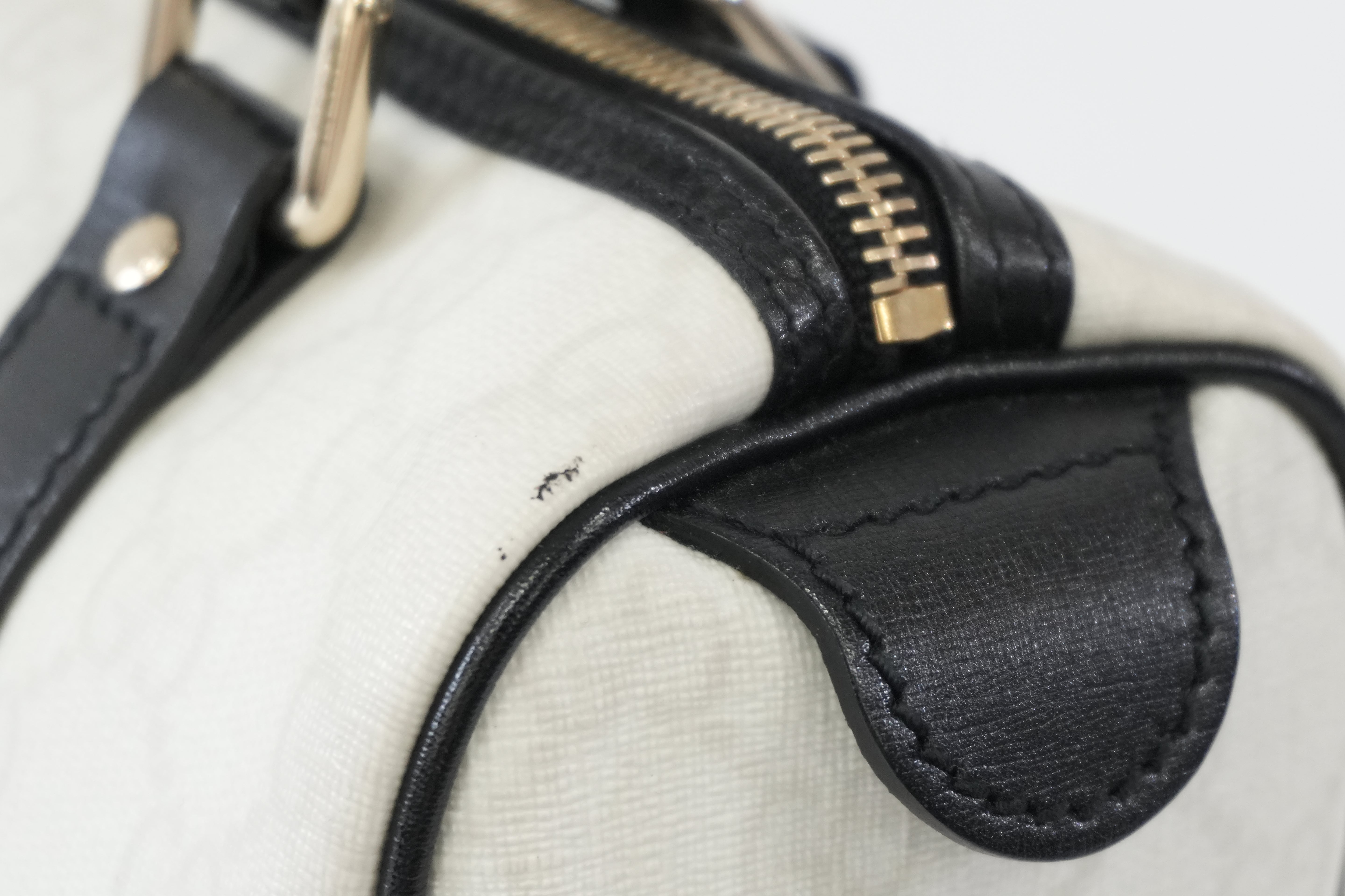Pre-owned Gucci Canvas GG Supreme Boston Handbag White Used
