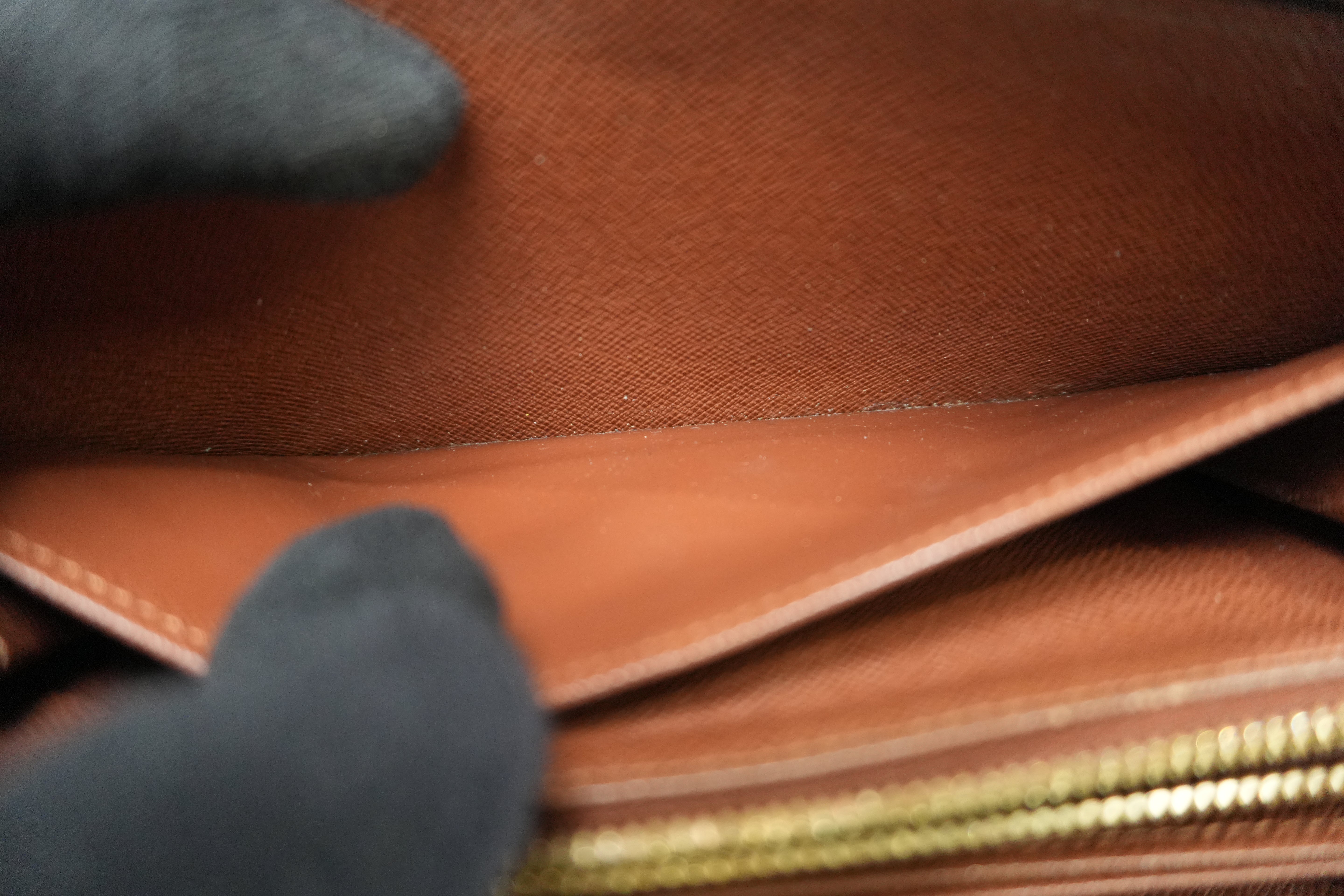 Louis Vuitton Monogram Zippy Wallet Used