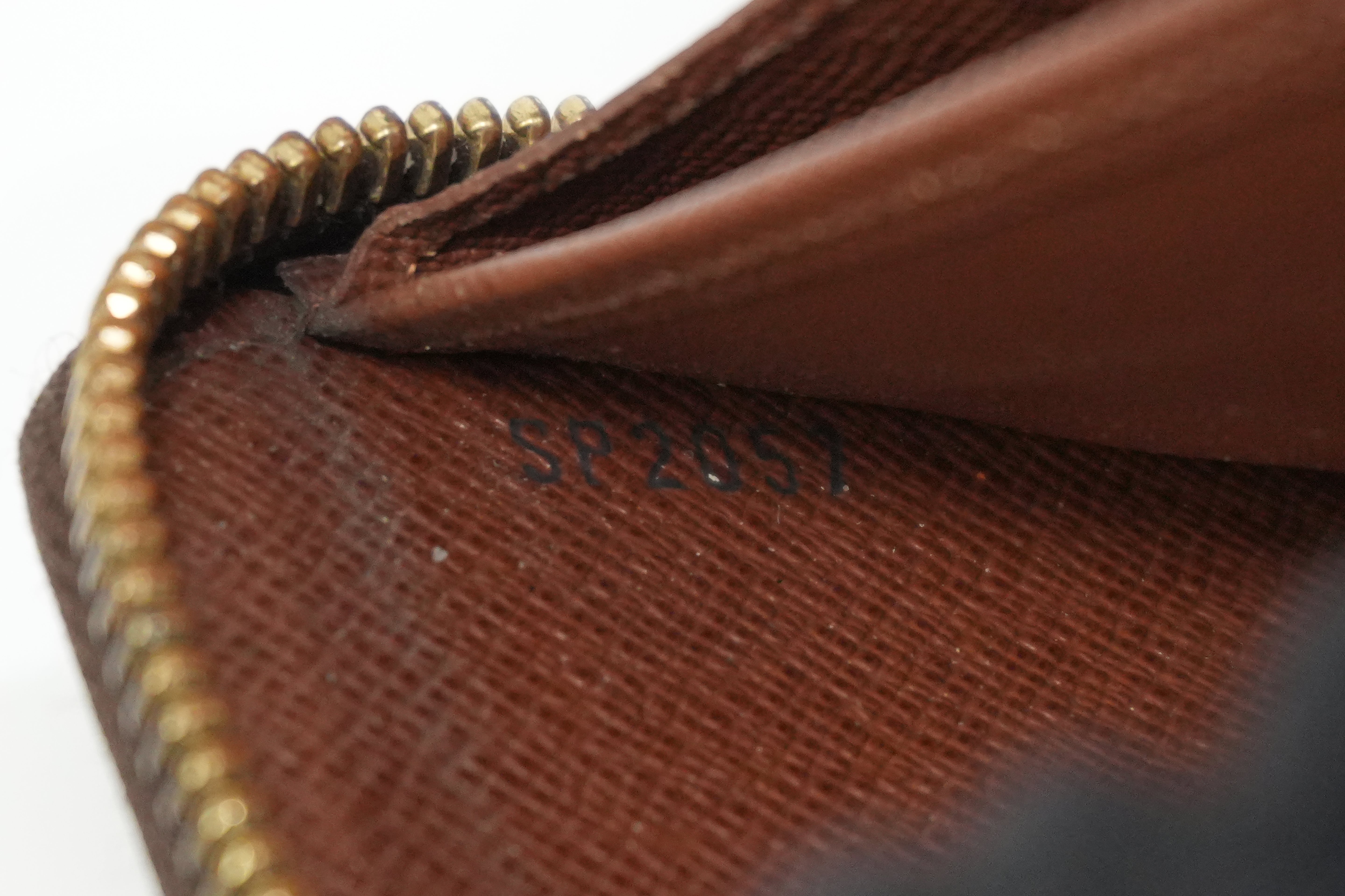 Louis Vuitton Monogram Zippy Wallet Used