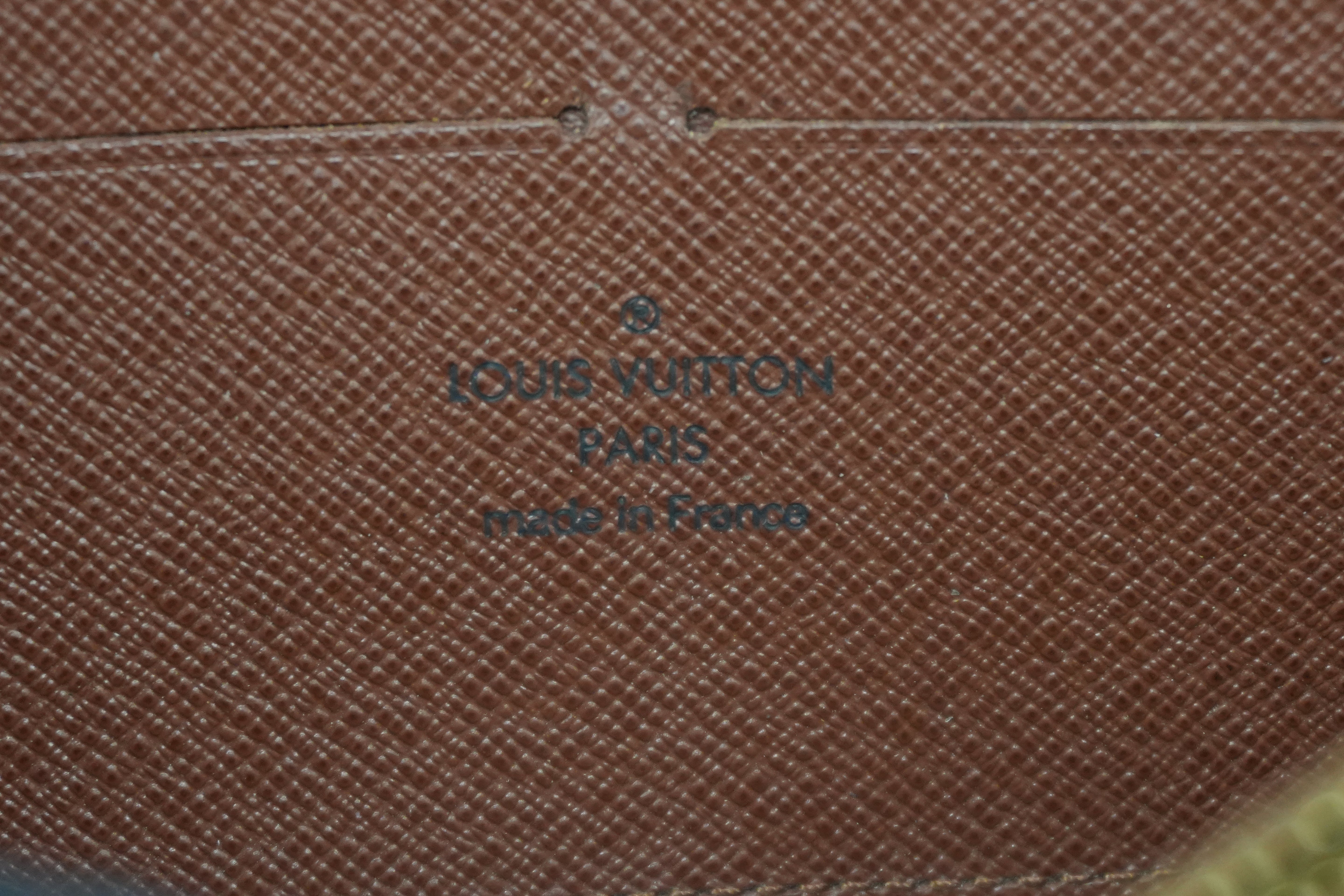 Louis Vuitton Monogram Zippy Wallet Used