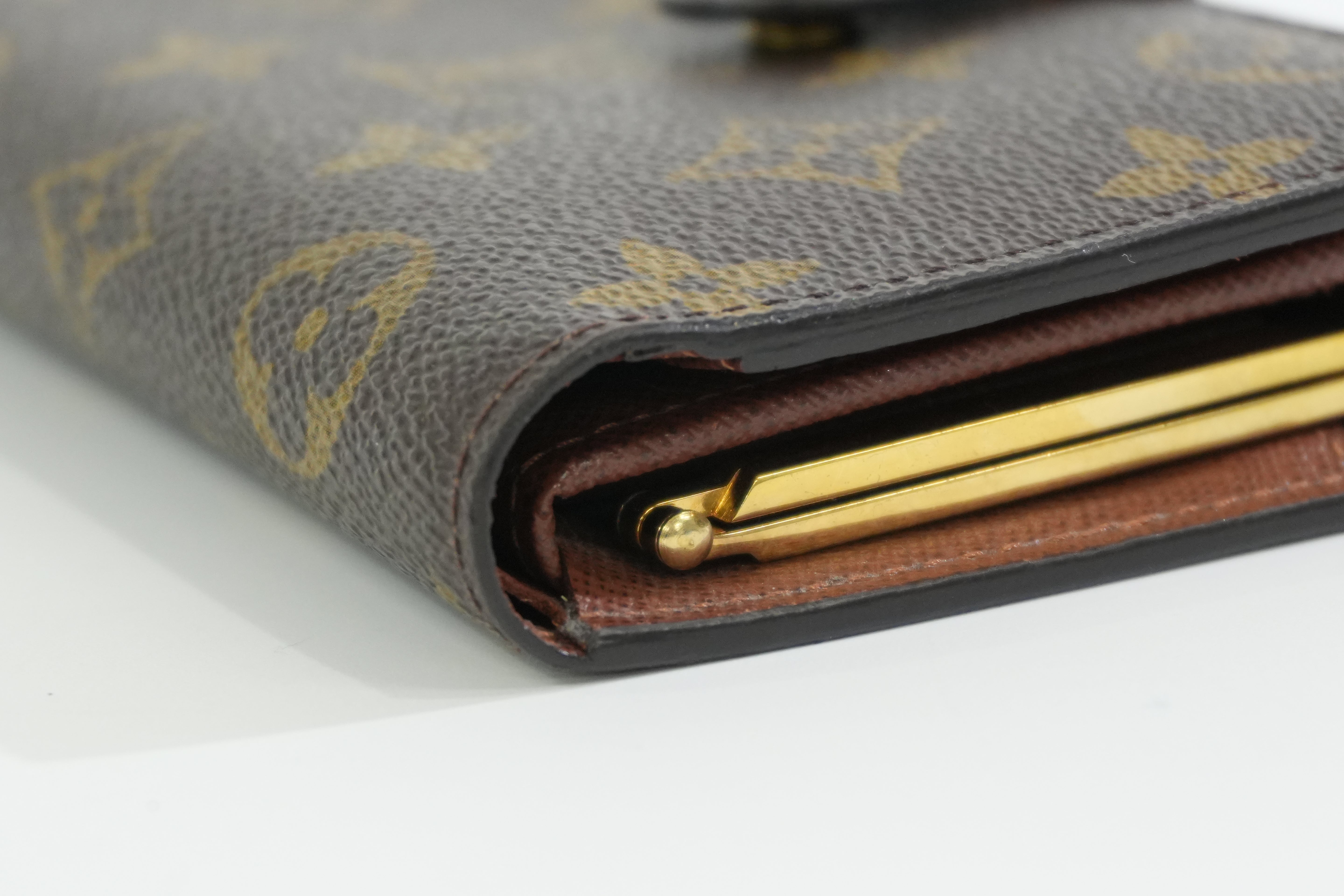 Louis Vuitton Monogram Kisslock Wallet Used