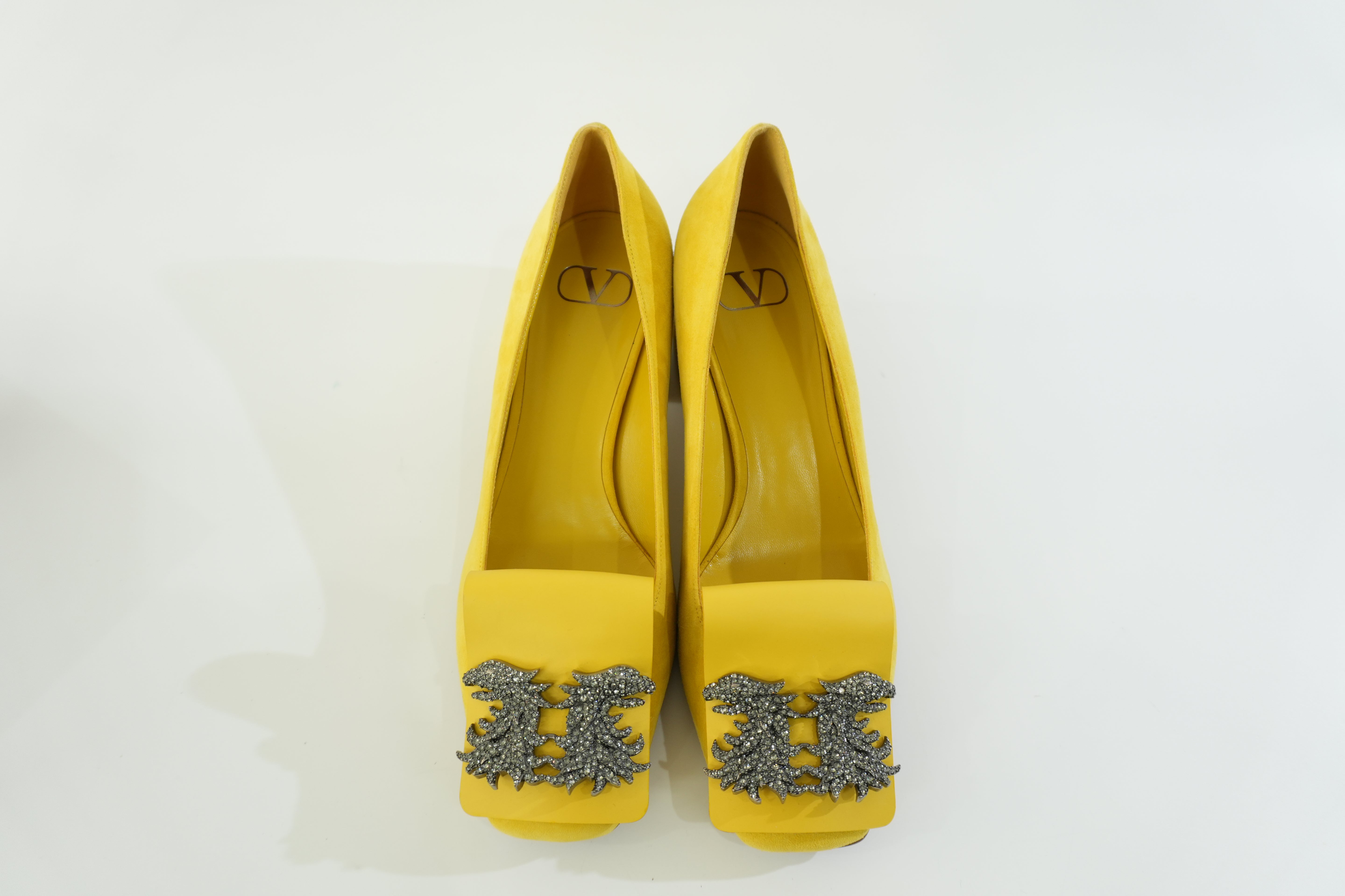 Pre-owned Valentino Suede Heeled Shoes Size 11 Yellow Used