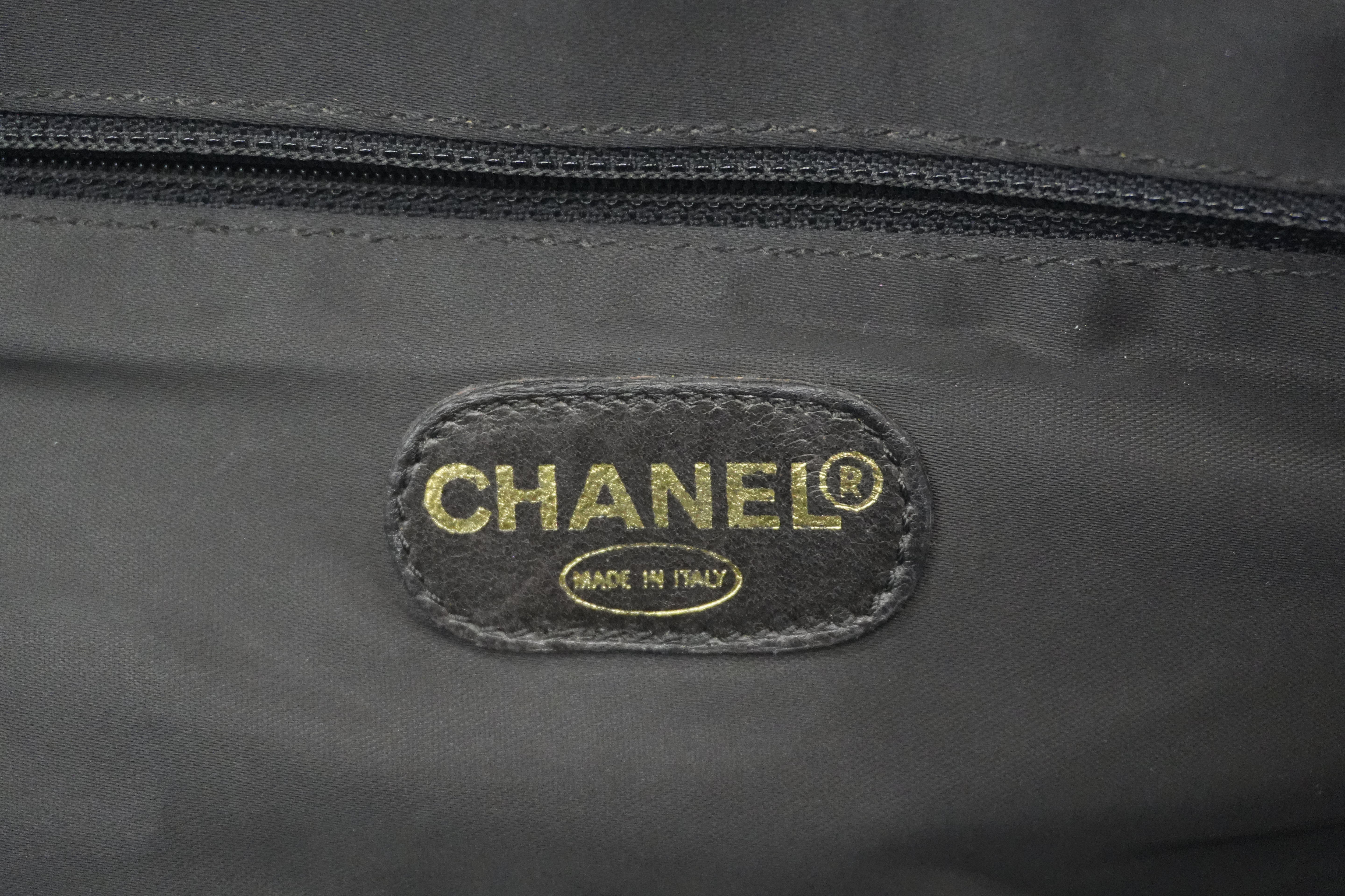 Chanel Caviar Skin Leather Chain Shoulder Bag Black Used