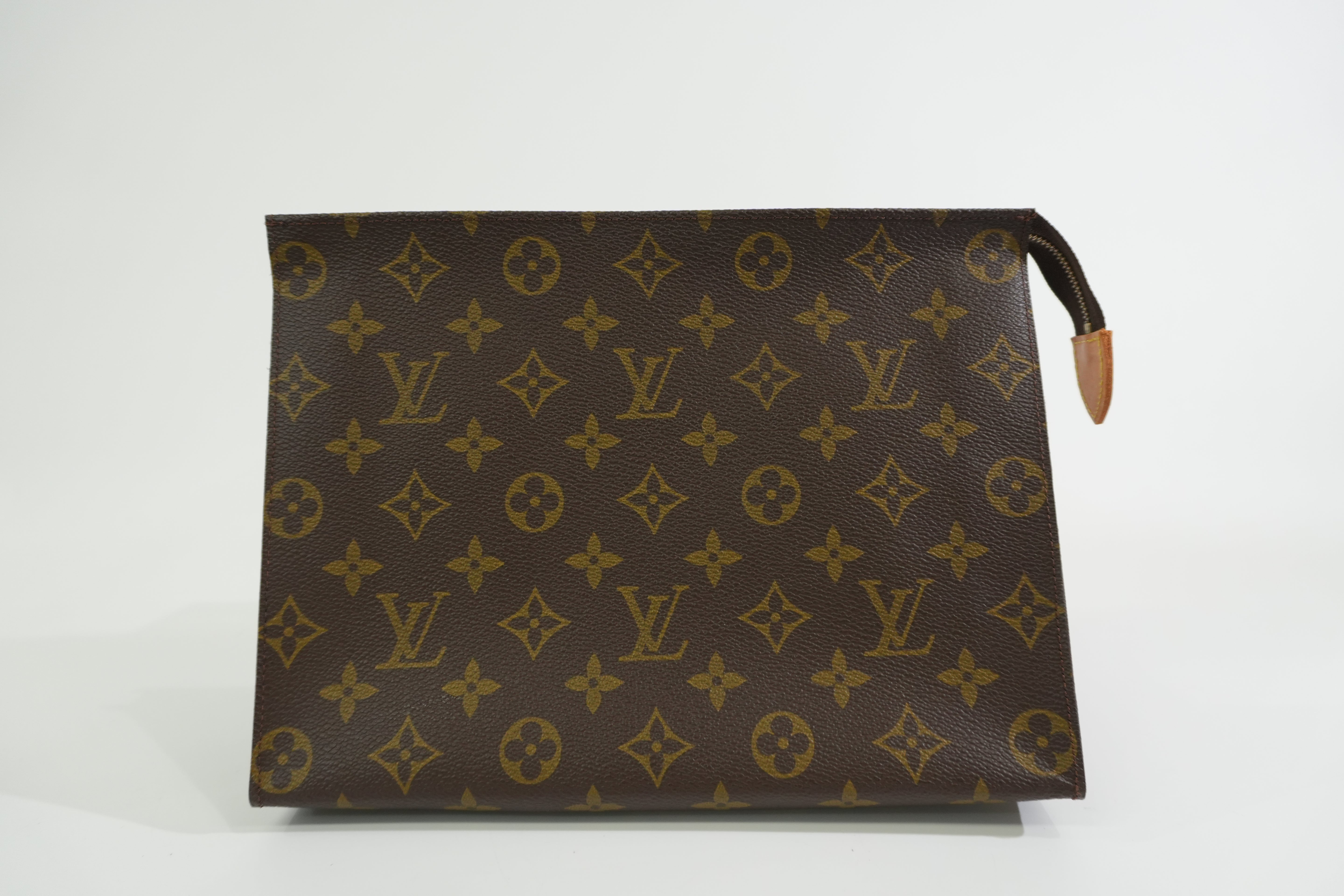 Pre-owned Louis Vuitton Monogram Toiletry 26 Clutch Bag
