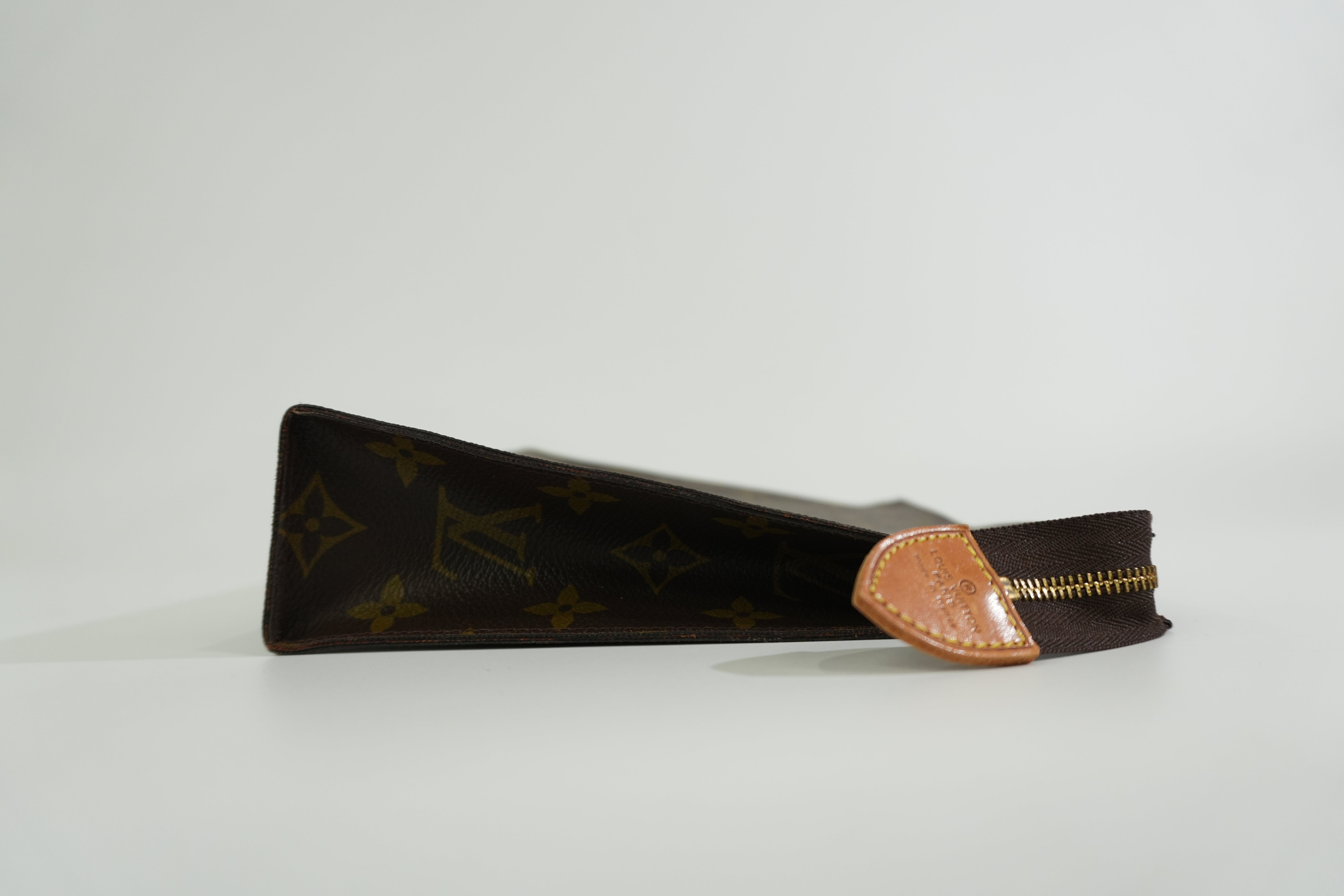 Pre-owned Louis Vuitton Monogram Toiletry 26 Clutch Bag