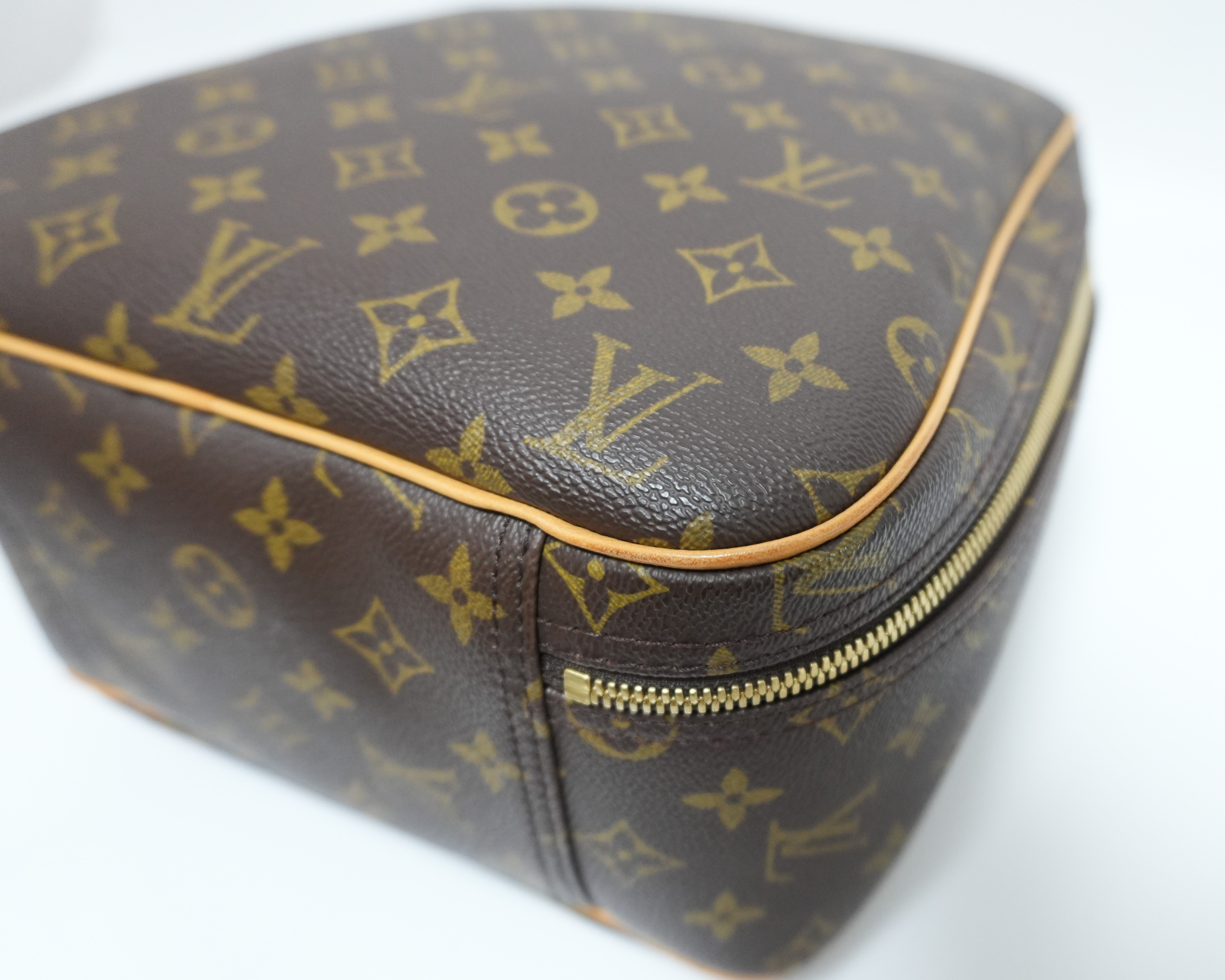 Louis Vuitton Monogram Excursion Sports Bag Used