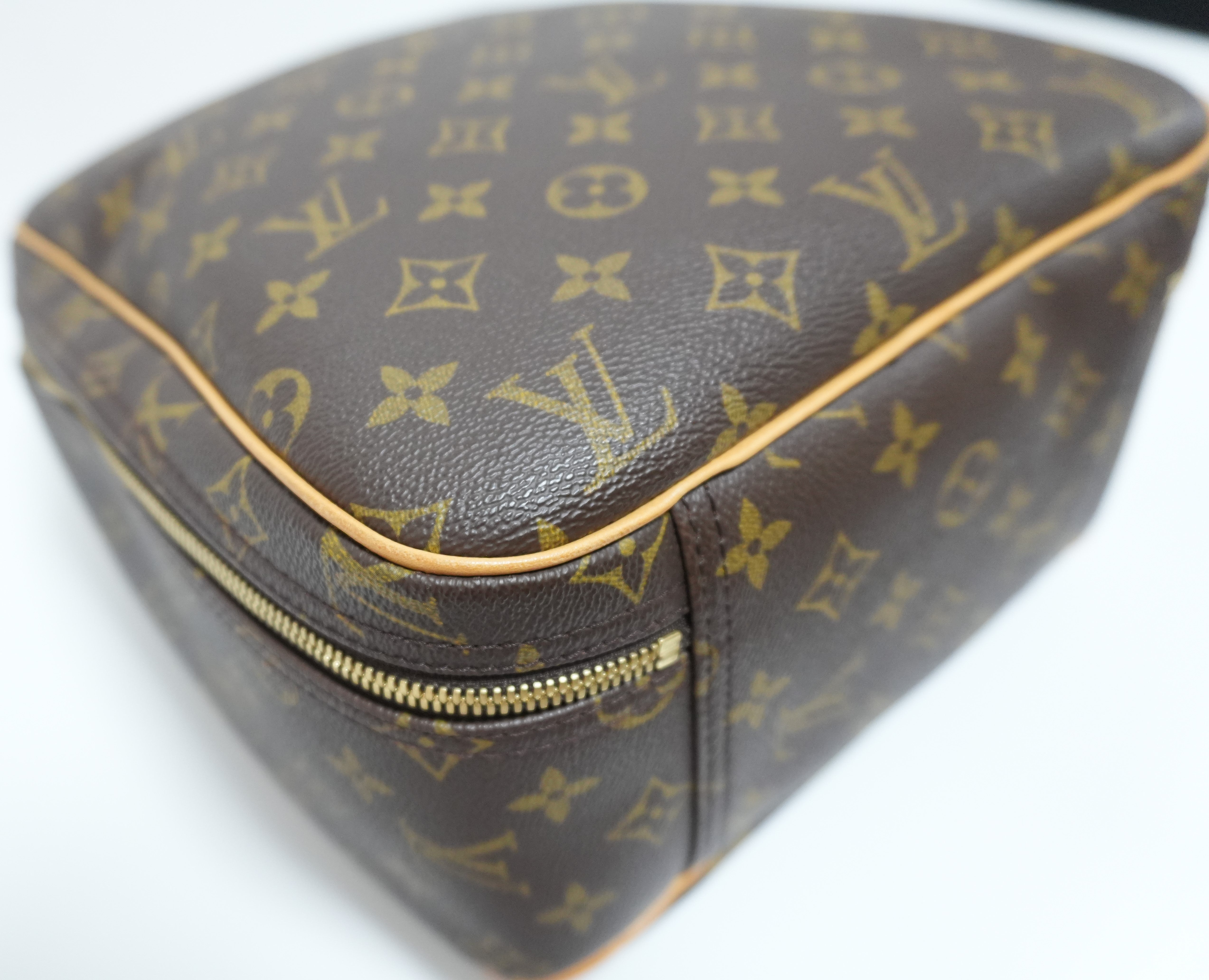 Louis Vuitton Monogram Excursion Sports Bag Used