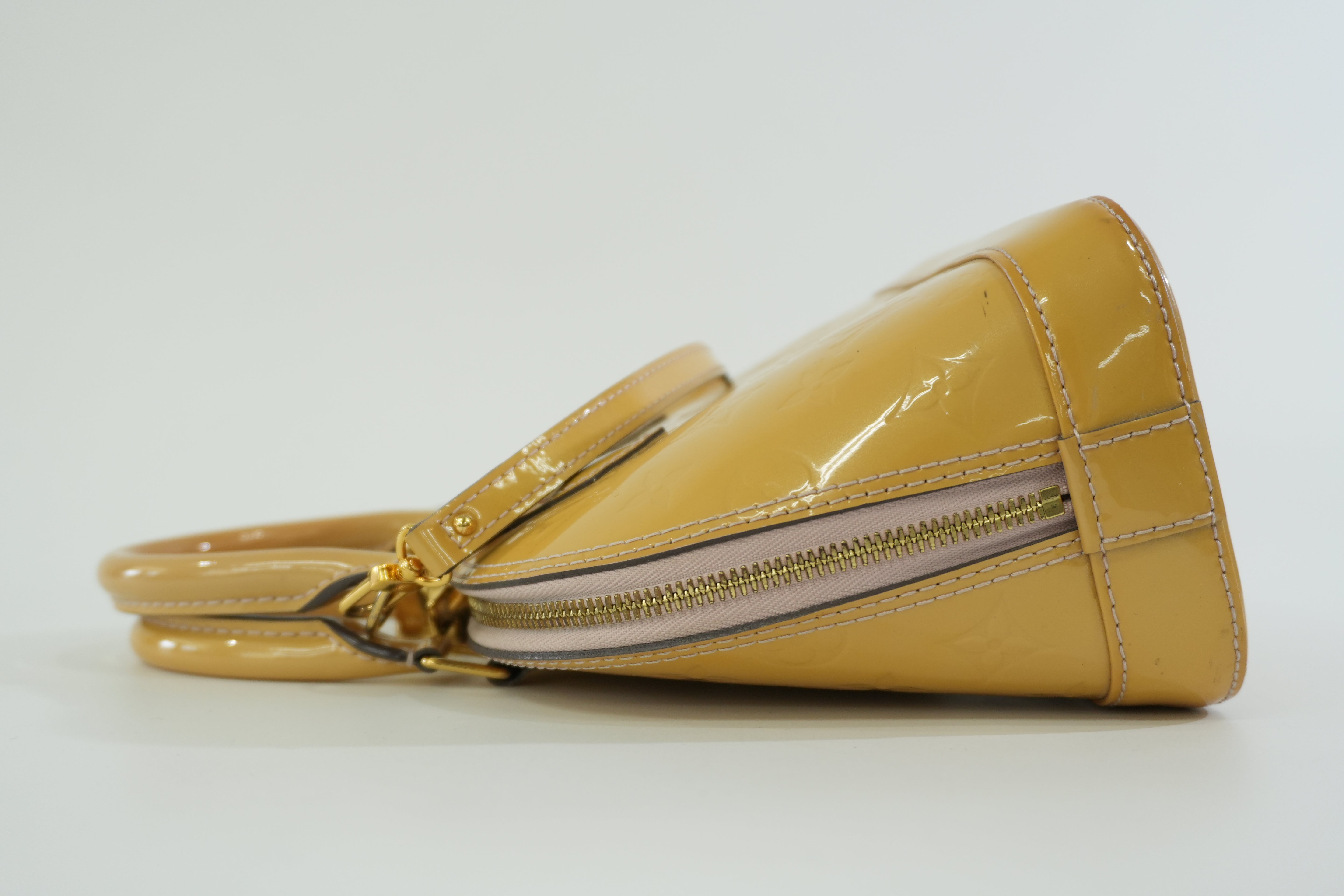 Pre-owned Louis Vuitton Vernis Leather Alma BB Yellow Without Clochette