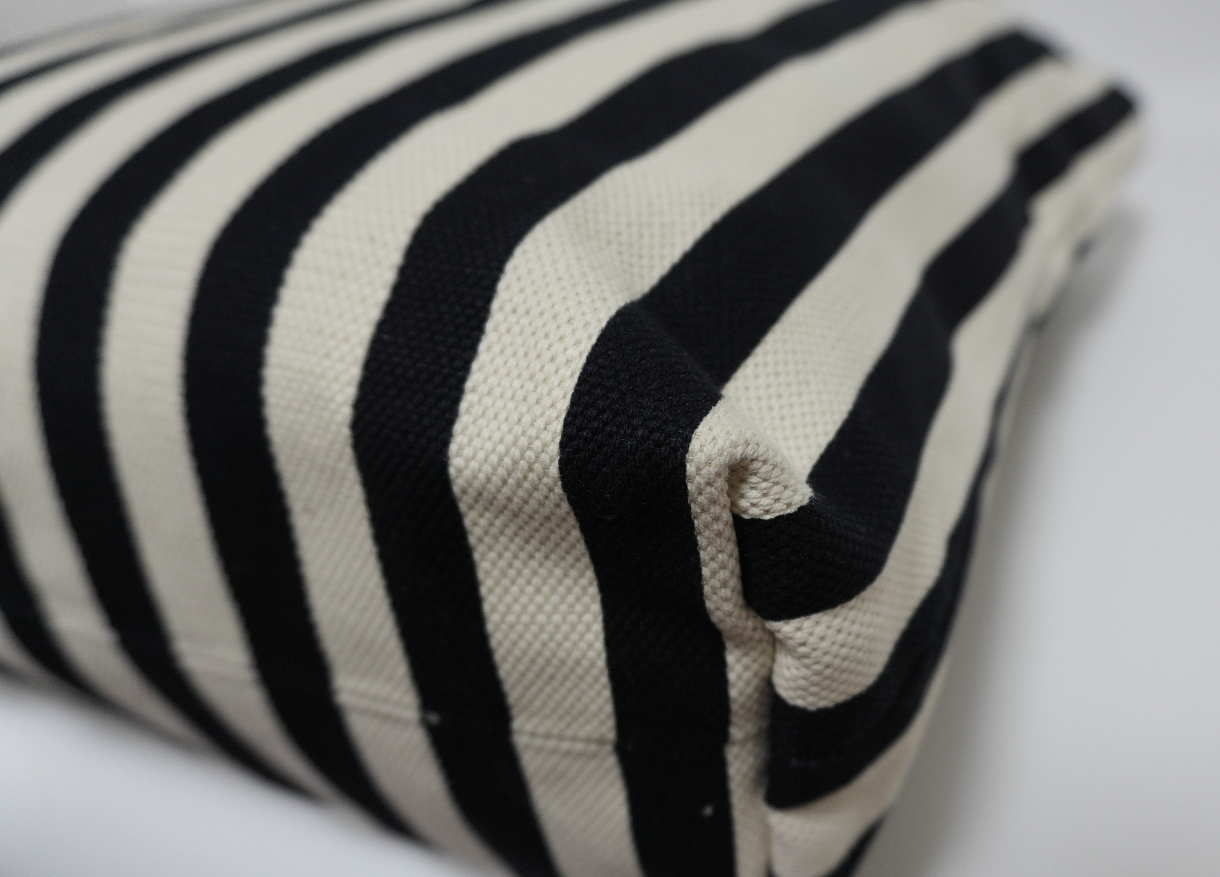 Gucci Canvas Stripe Tote Bag Black and White Used