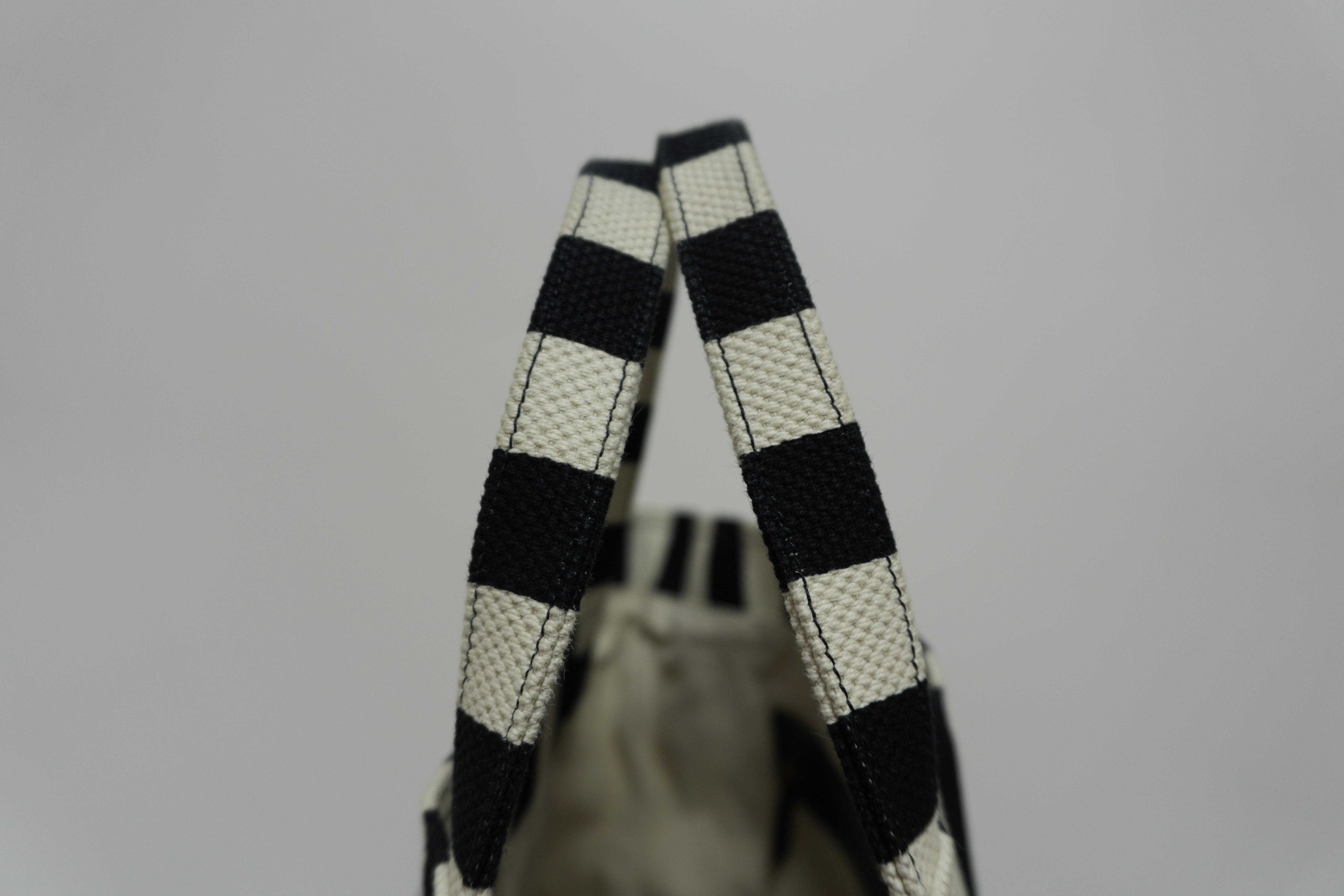 Gucci Canvas Stripe Tote Bag Black and White Used