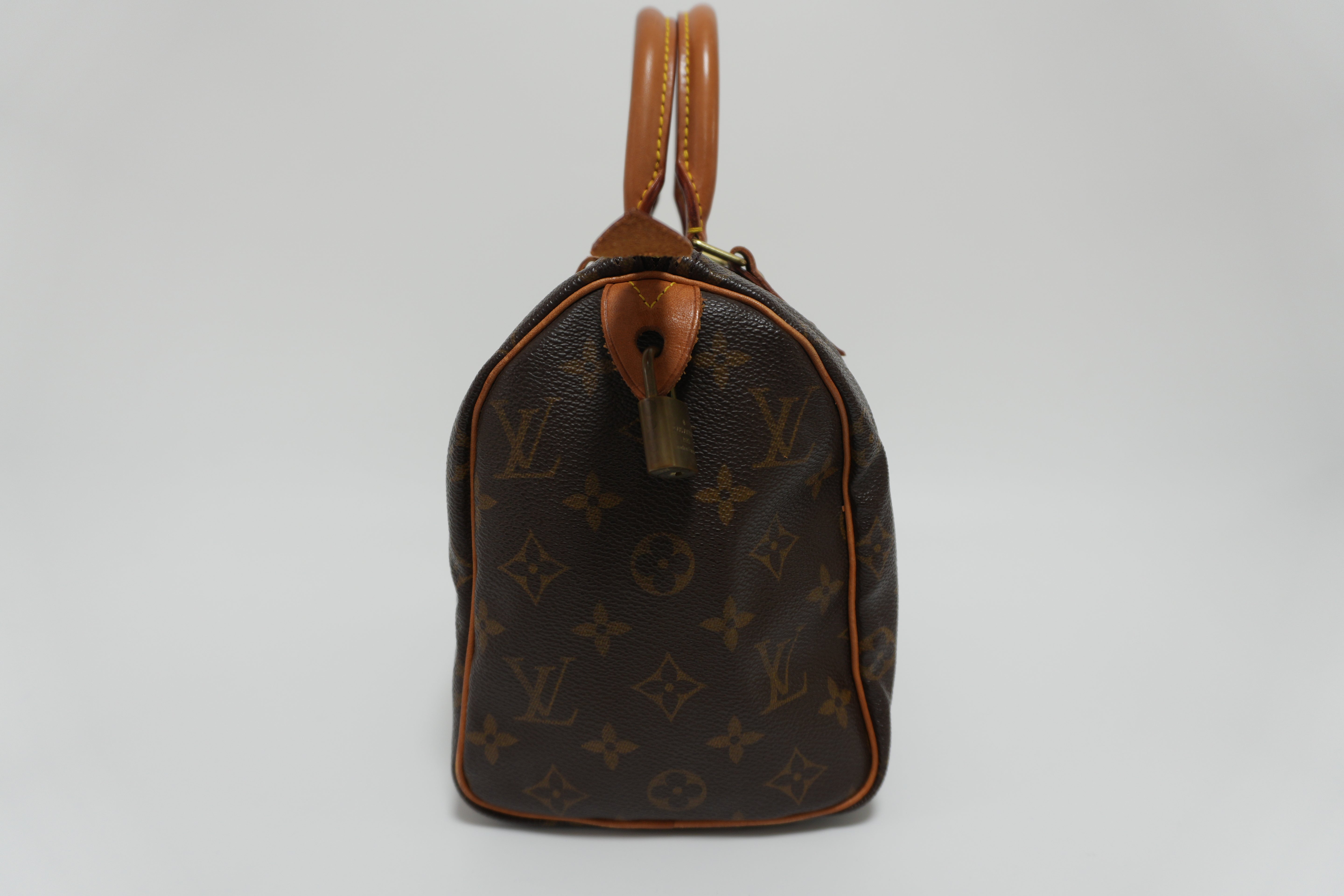 Louis Vuitton Monogram Speedy 25 Handbag Used