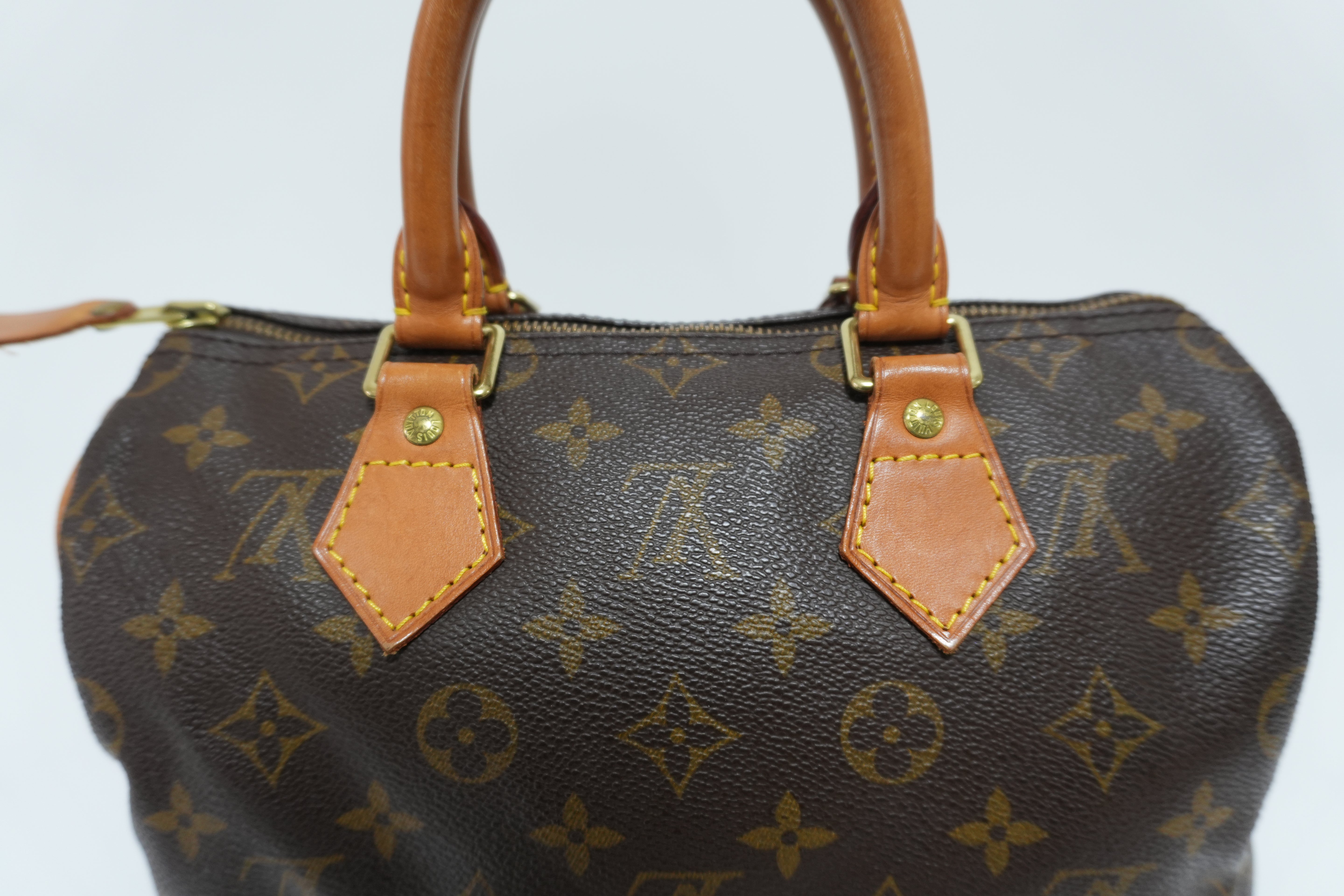 Louis Vuitton Monogram Speedy 25 Handbag Used