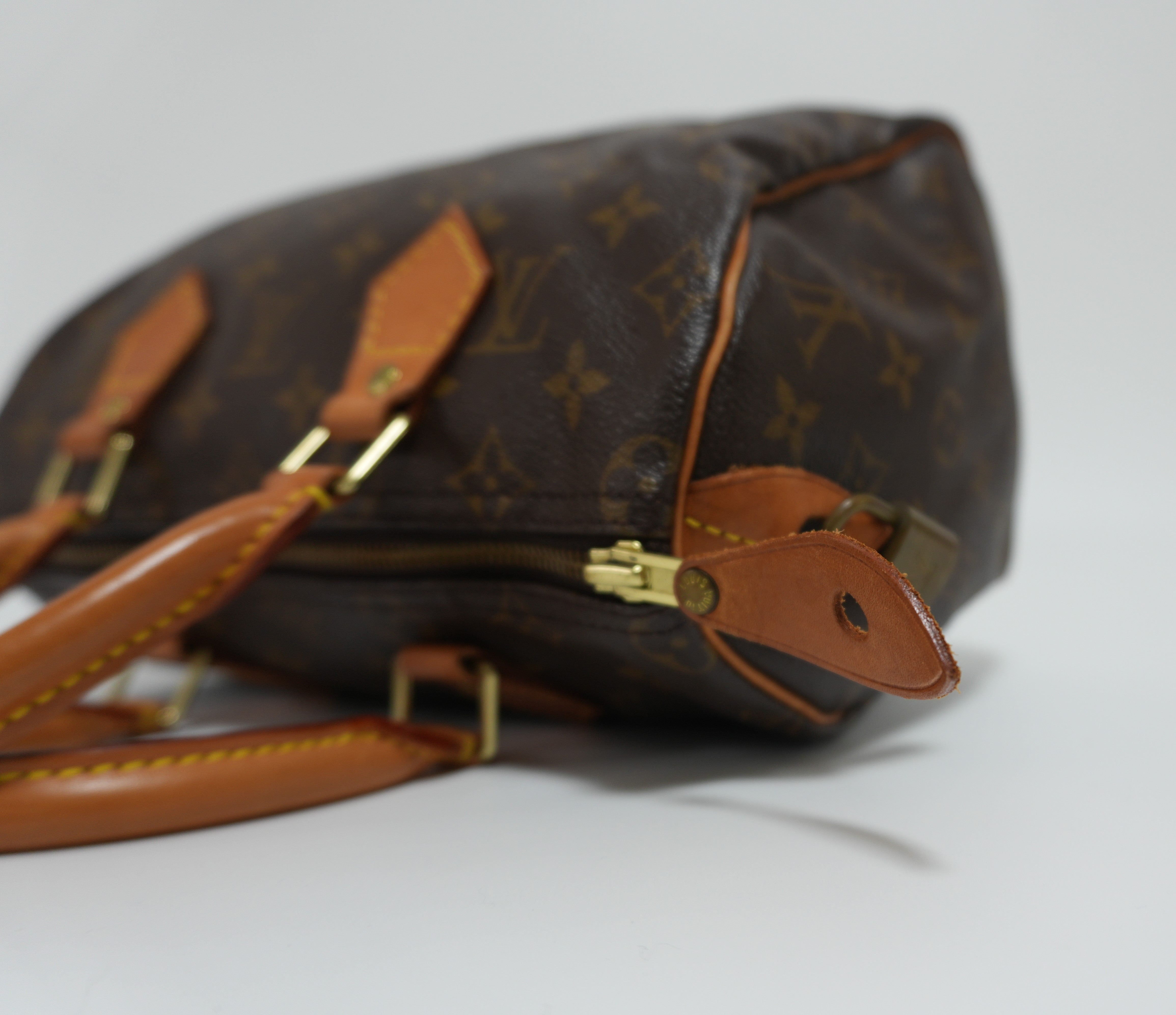 Louis Vuitton Monogram Speedy 25 Handbag Used