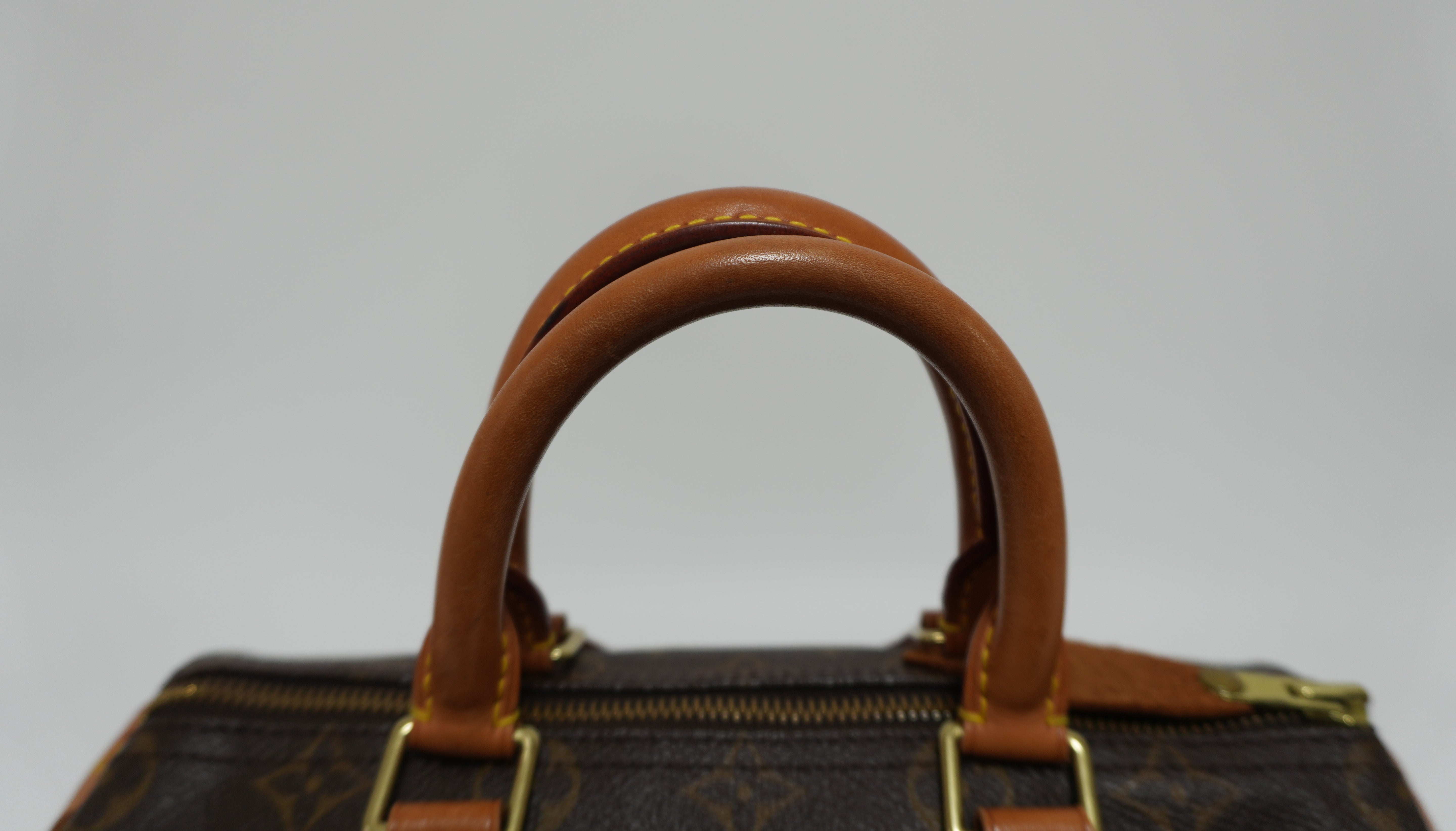 Louis Vuitton Monogram Speedy 25 Handbag Used