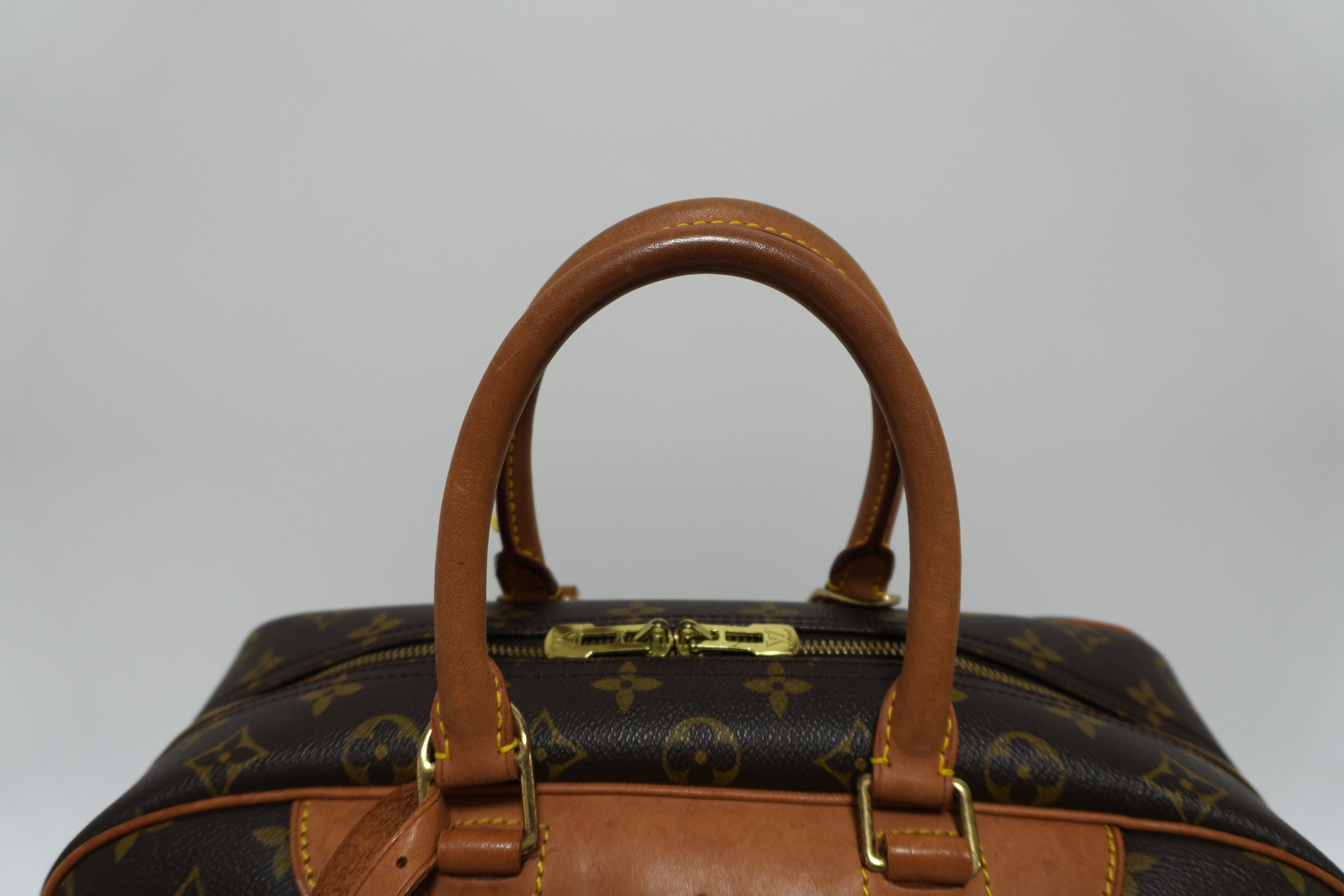 Louis Vuitton Deauville Handbag Used