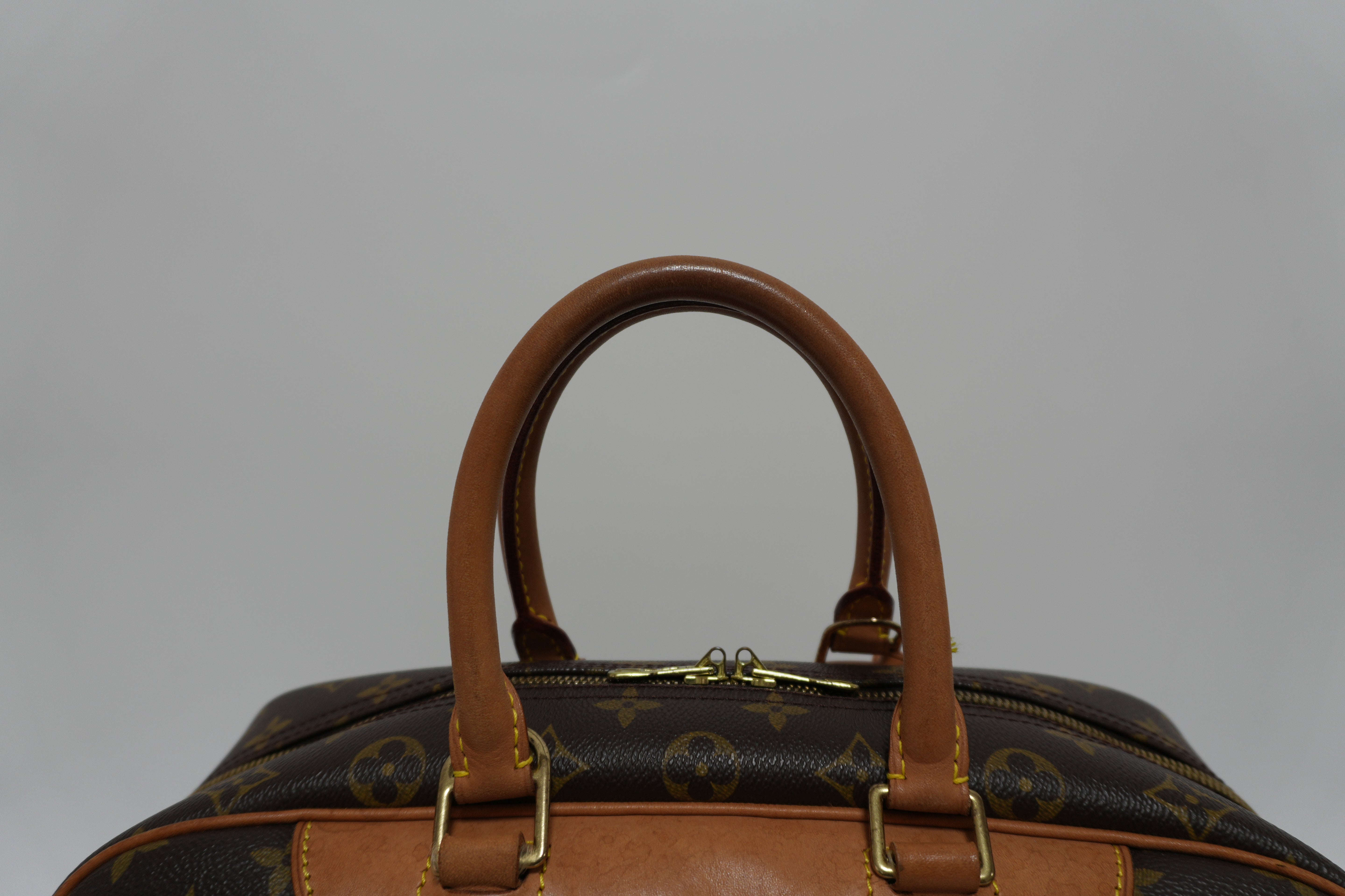 Louis Vuitton Deauville Handbag Used