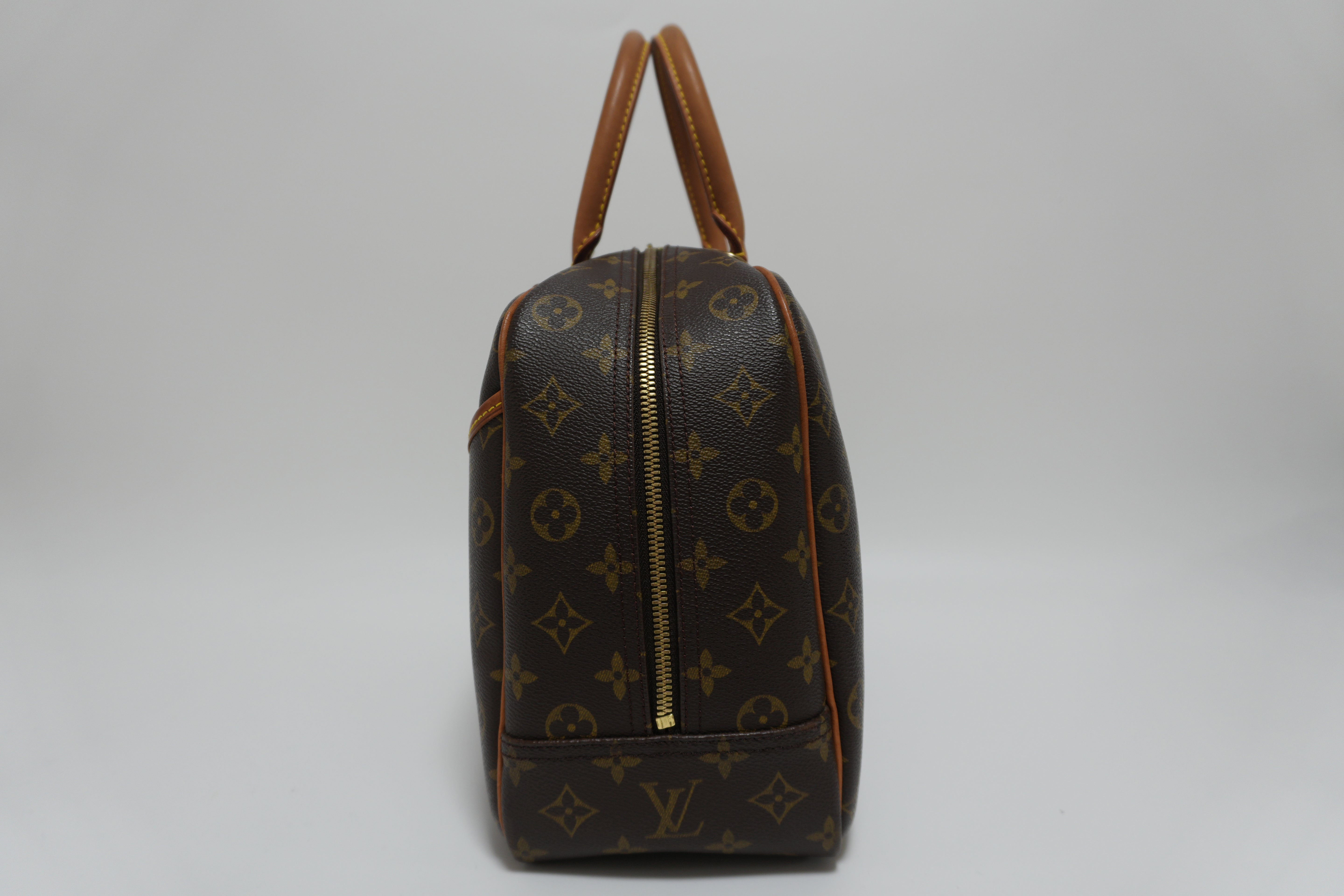 Louis Vuitton Deauville Handbag Used