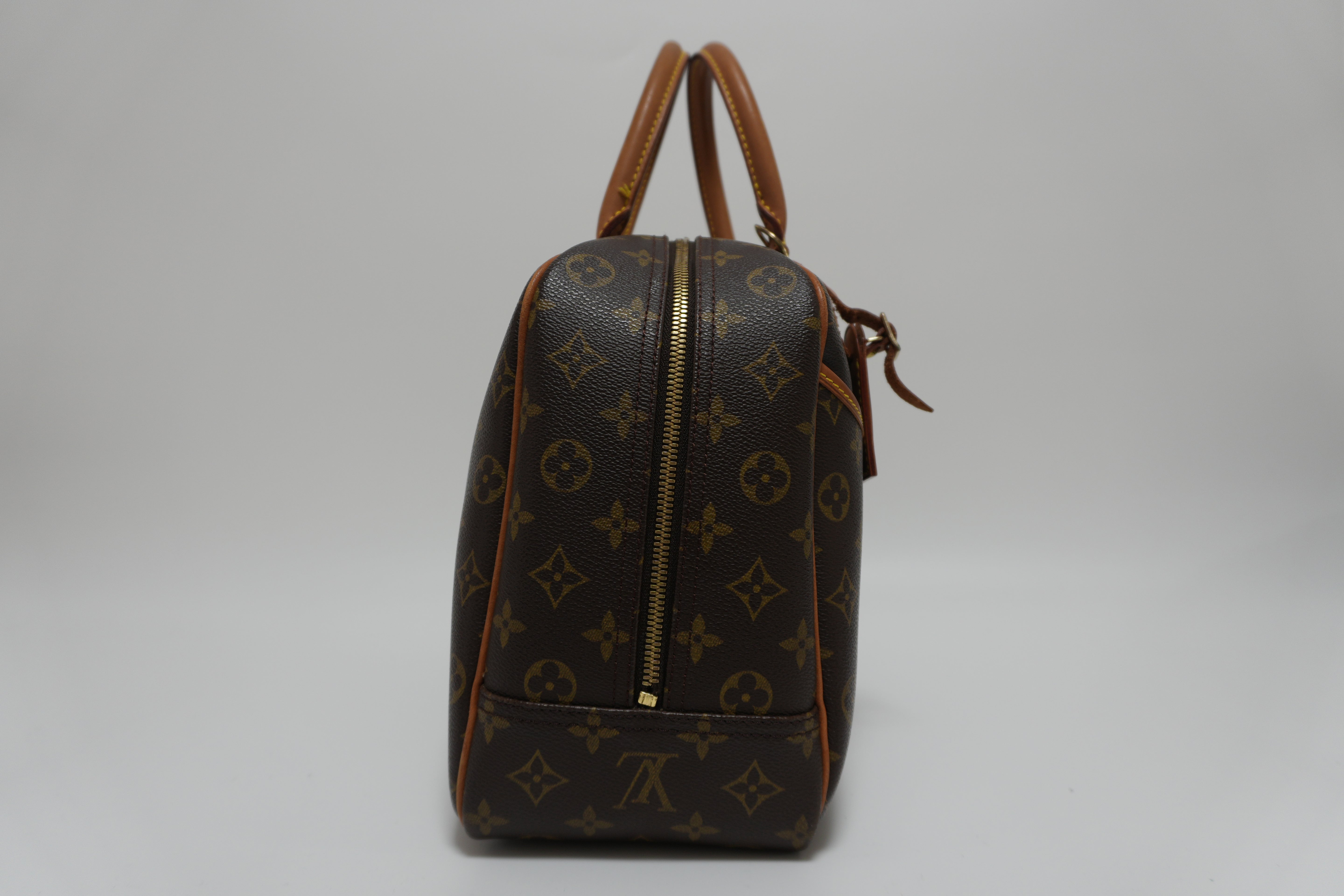 Louis Vuitton Deauville Handbag Used