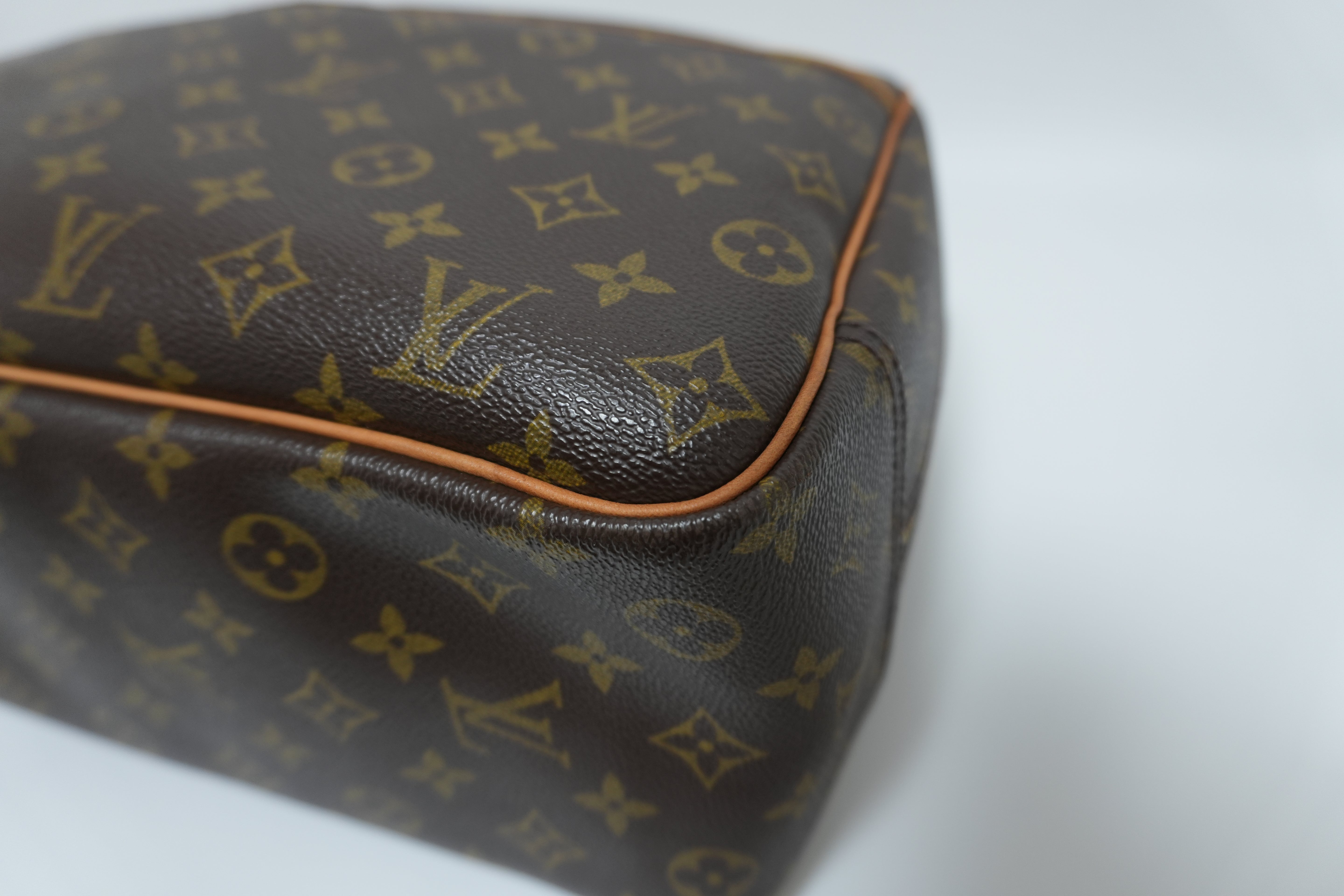 Louis Vuitton Deauville Handbag Used