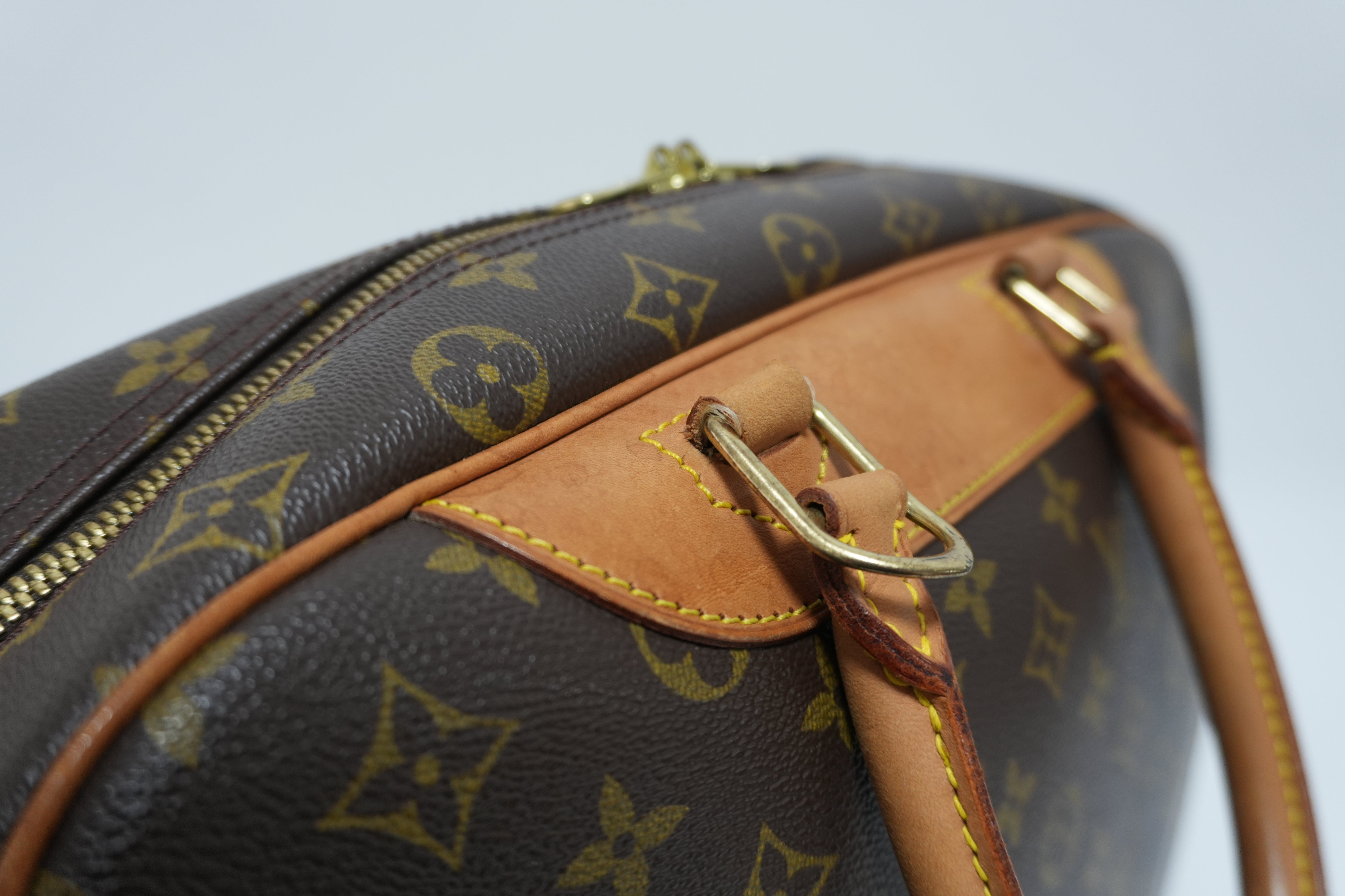 Louis Vuitton Deauville Handbag Used