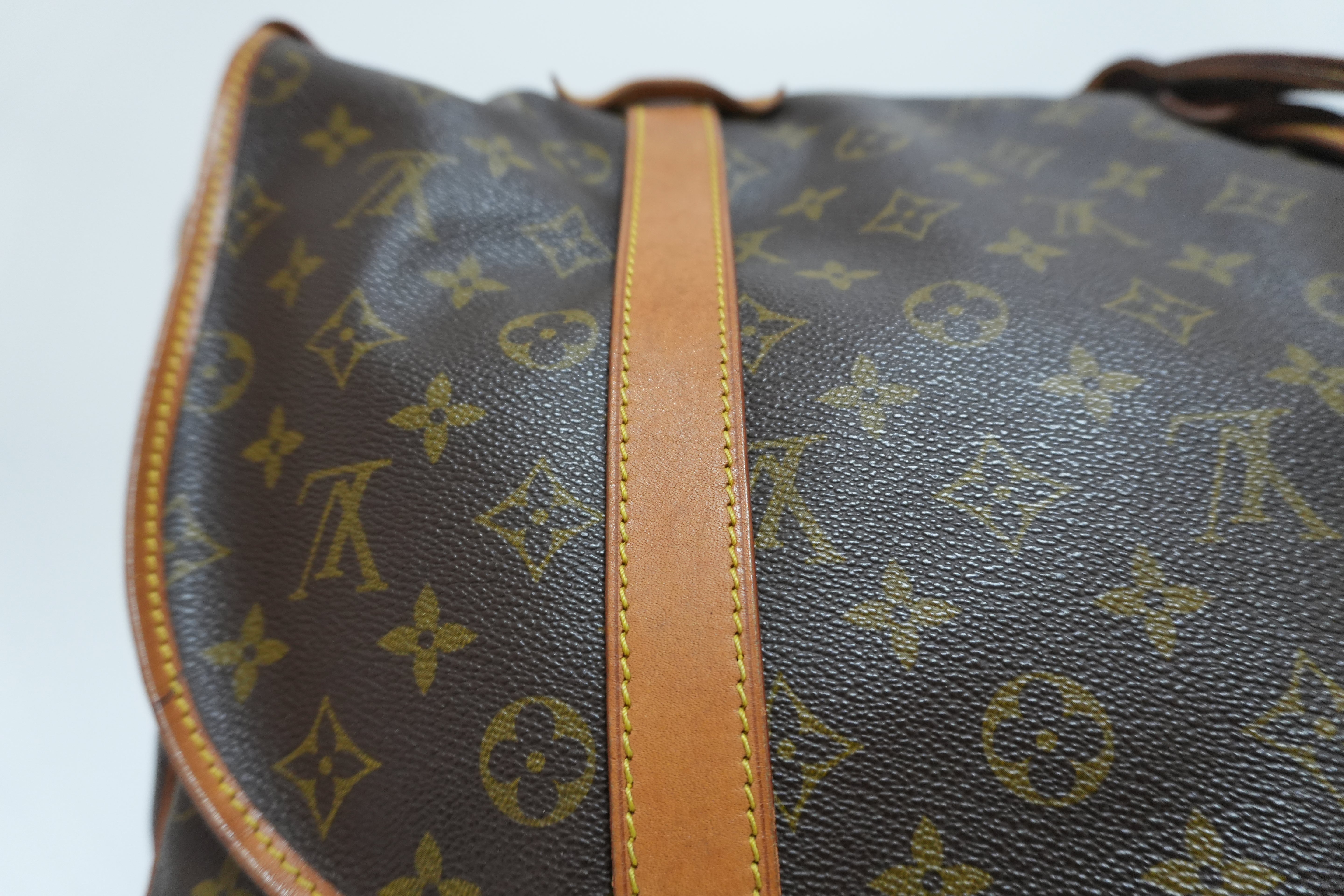 Louis Vuitton Monogram Saumur 43 Messenger Bag Used