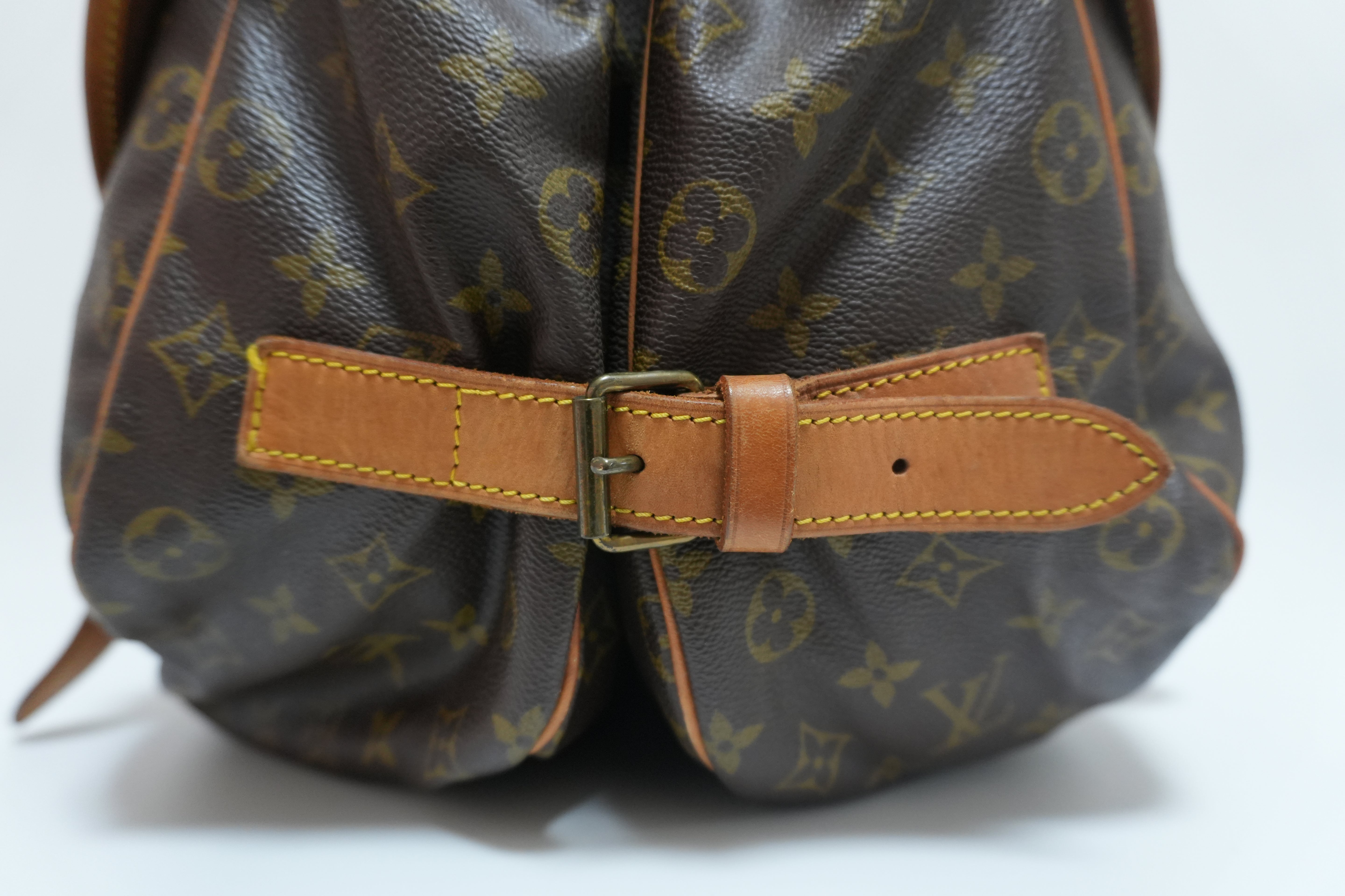 Louis Vuitton Monogram Saumur 43 Messenger Bag Used