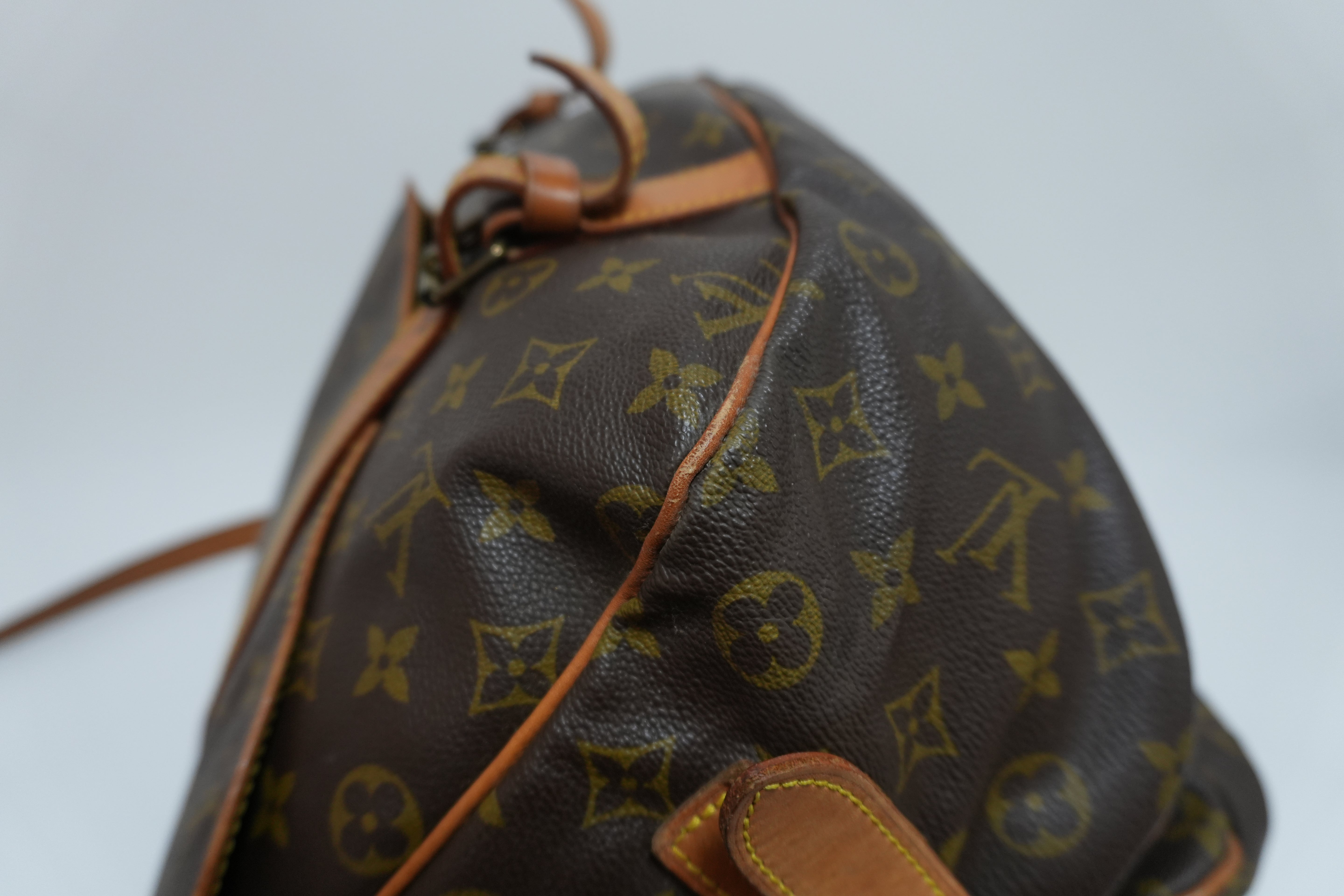 Louis Vuitton Monogram Saumur 43 Messenger Bag Used