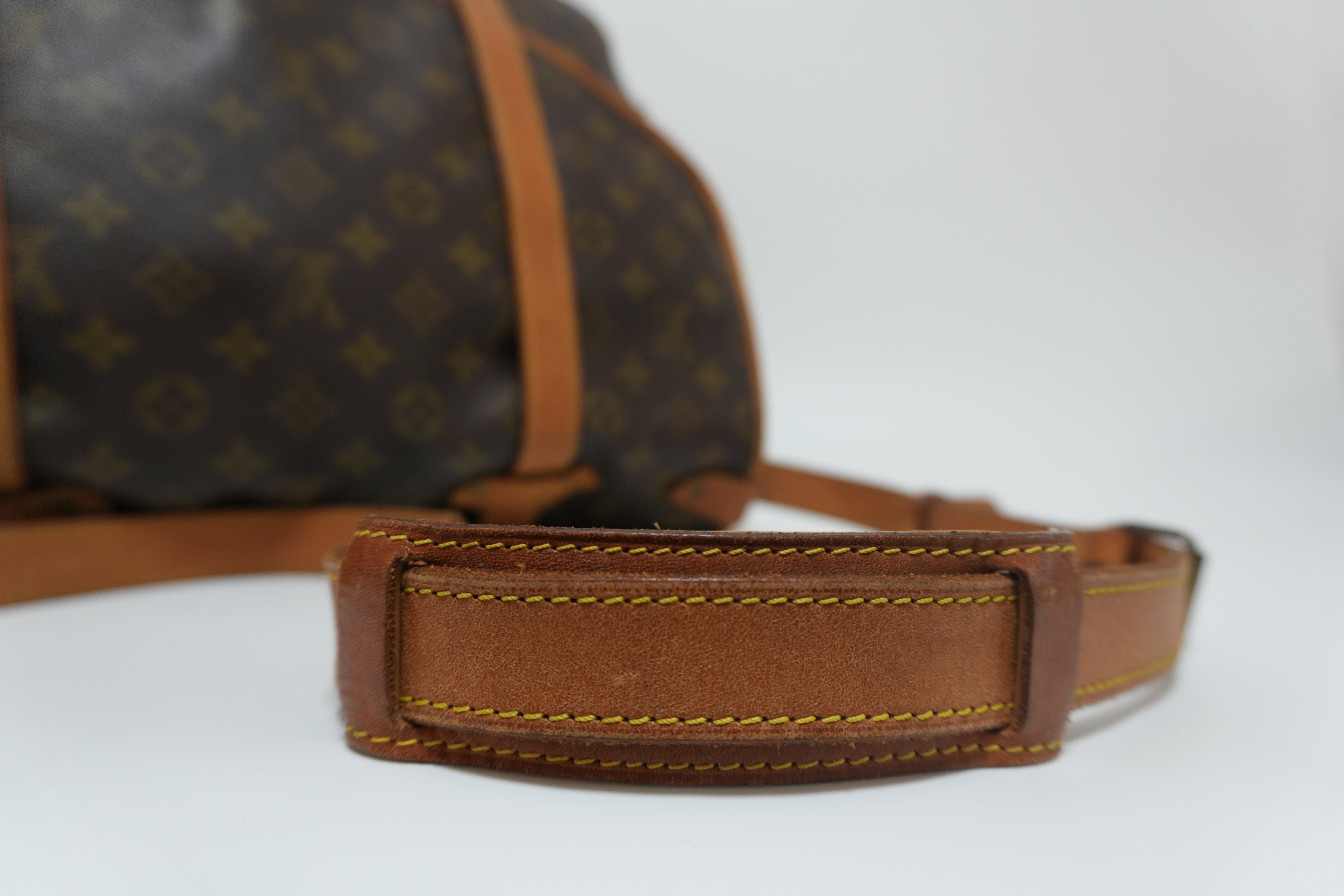 Louis Vuitton Monogram Saumur 43 Messenger Bag Used