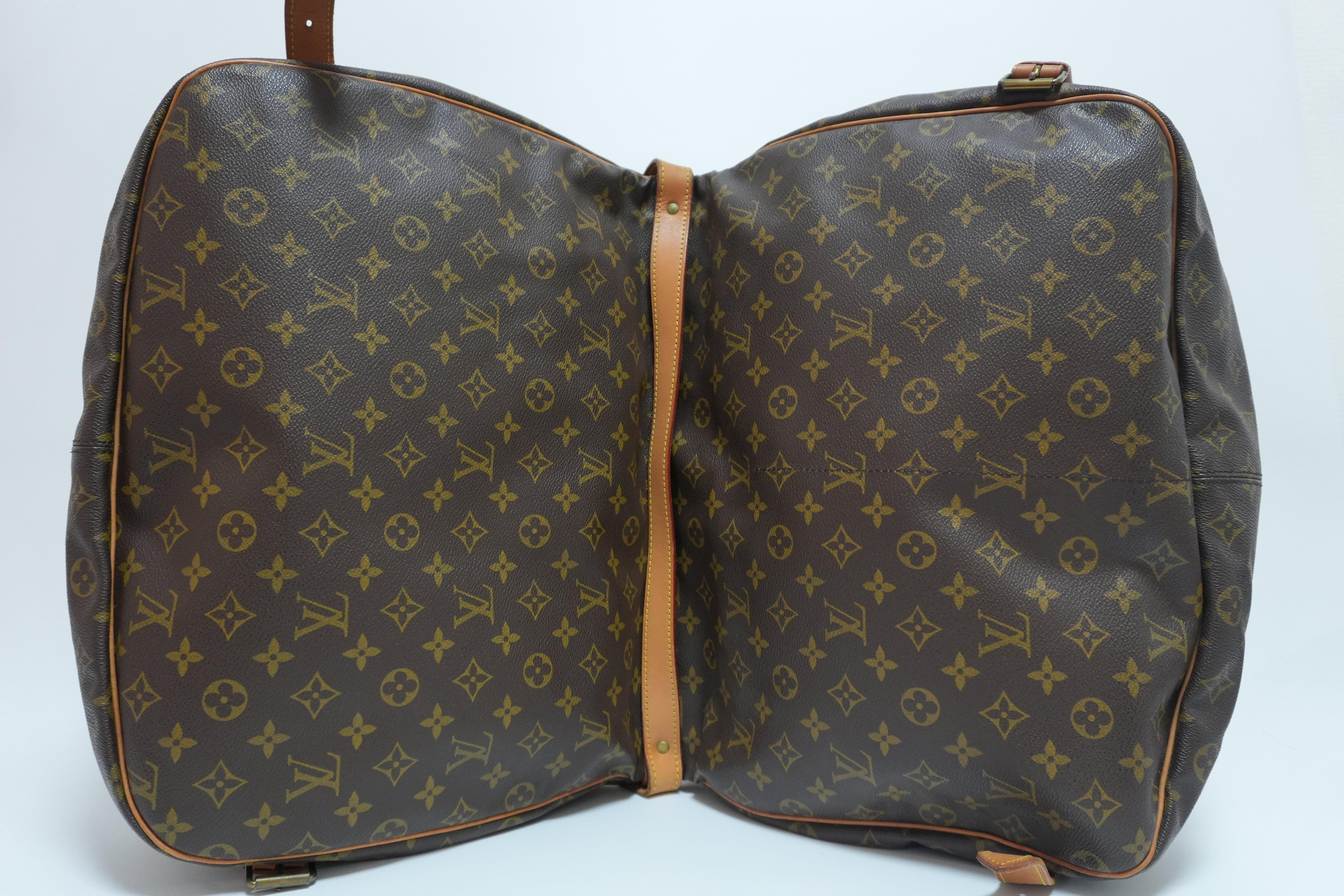 Louis Vuitton Monogram Saumur 43 Messenger Bag Used