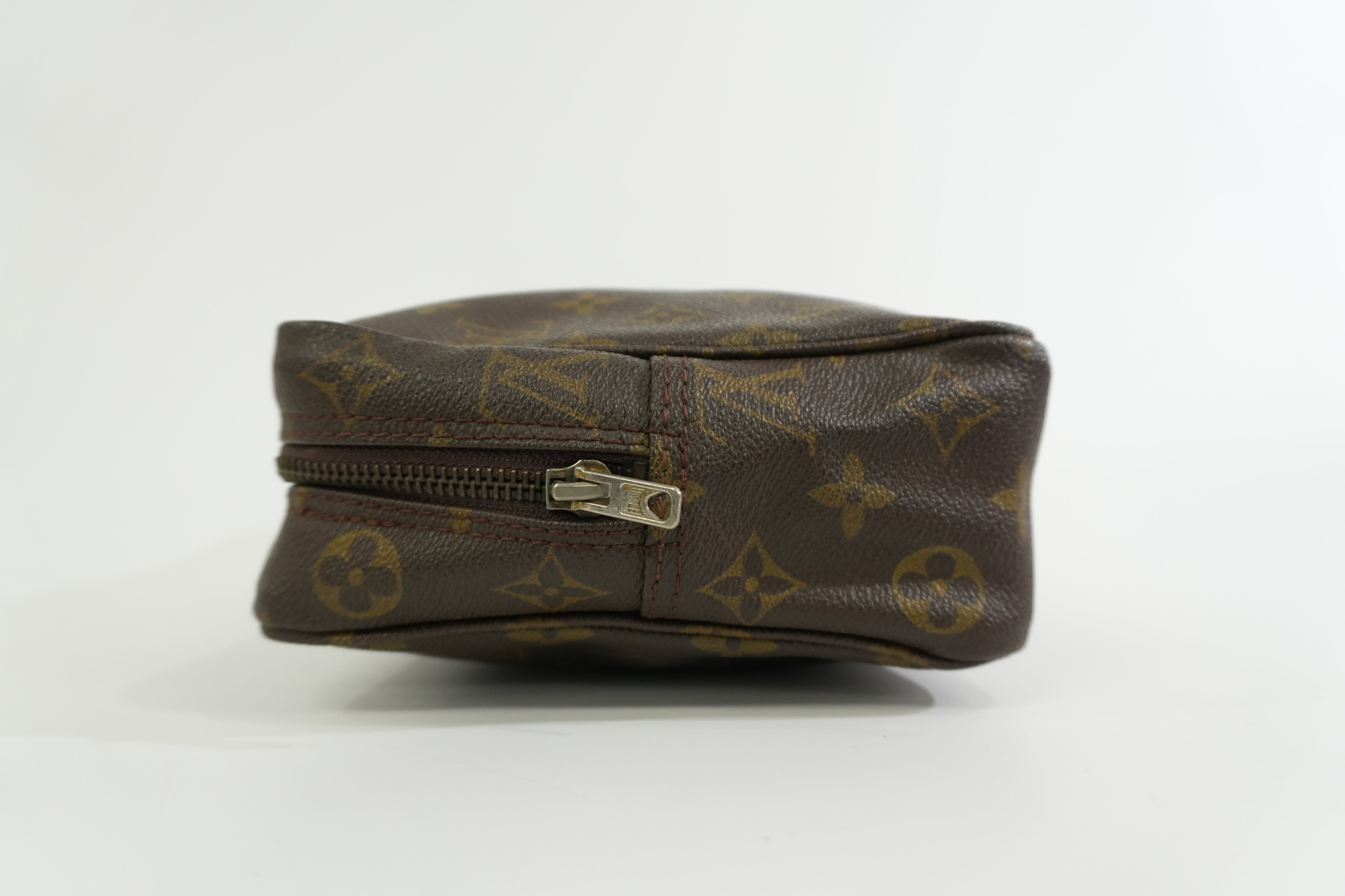 Pre-owned Louis Vuitton Monogram Trousse 28 Pouch