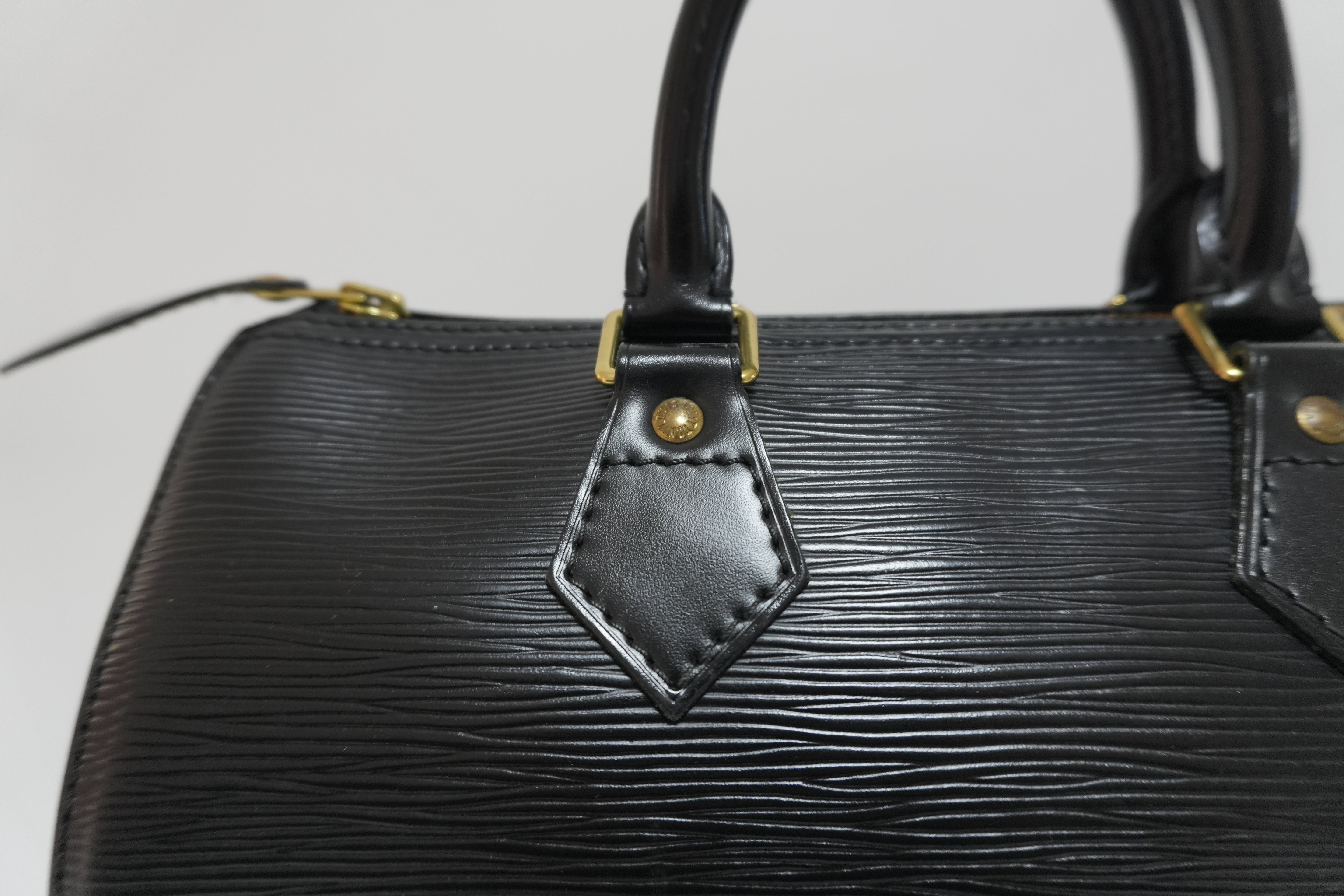 Louis Vuitton Epi Speedy 25 Handbag Black Used