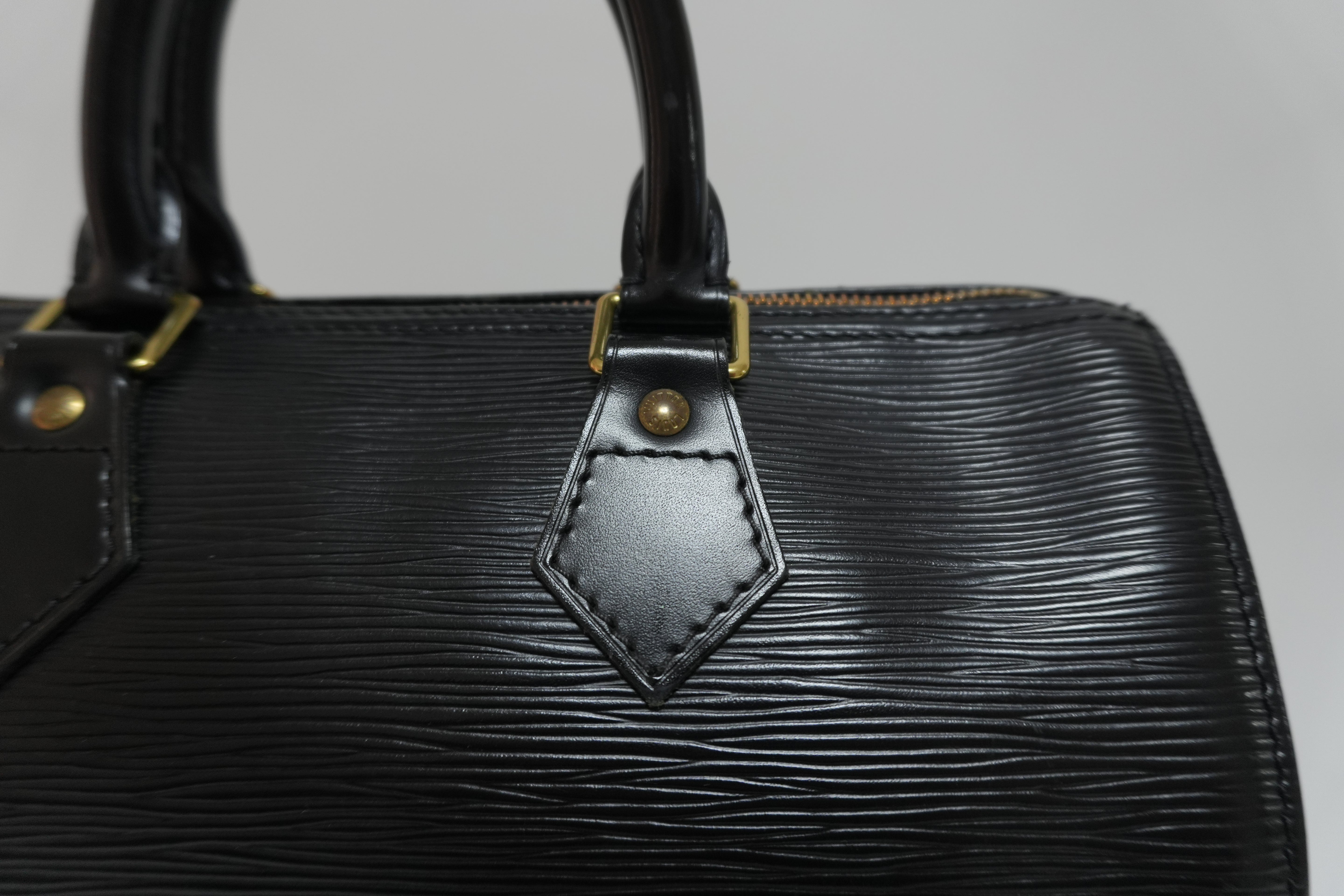 Louis Vuitton Epi Speedy 25 Handbag Black Used