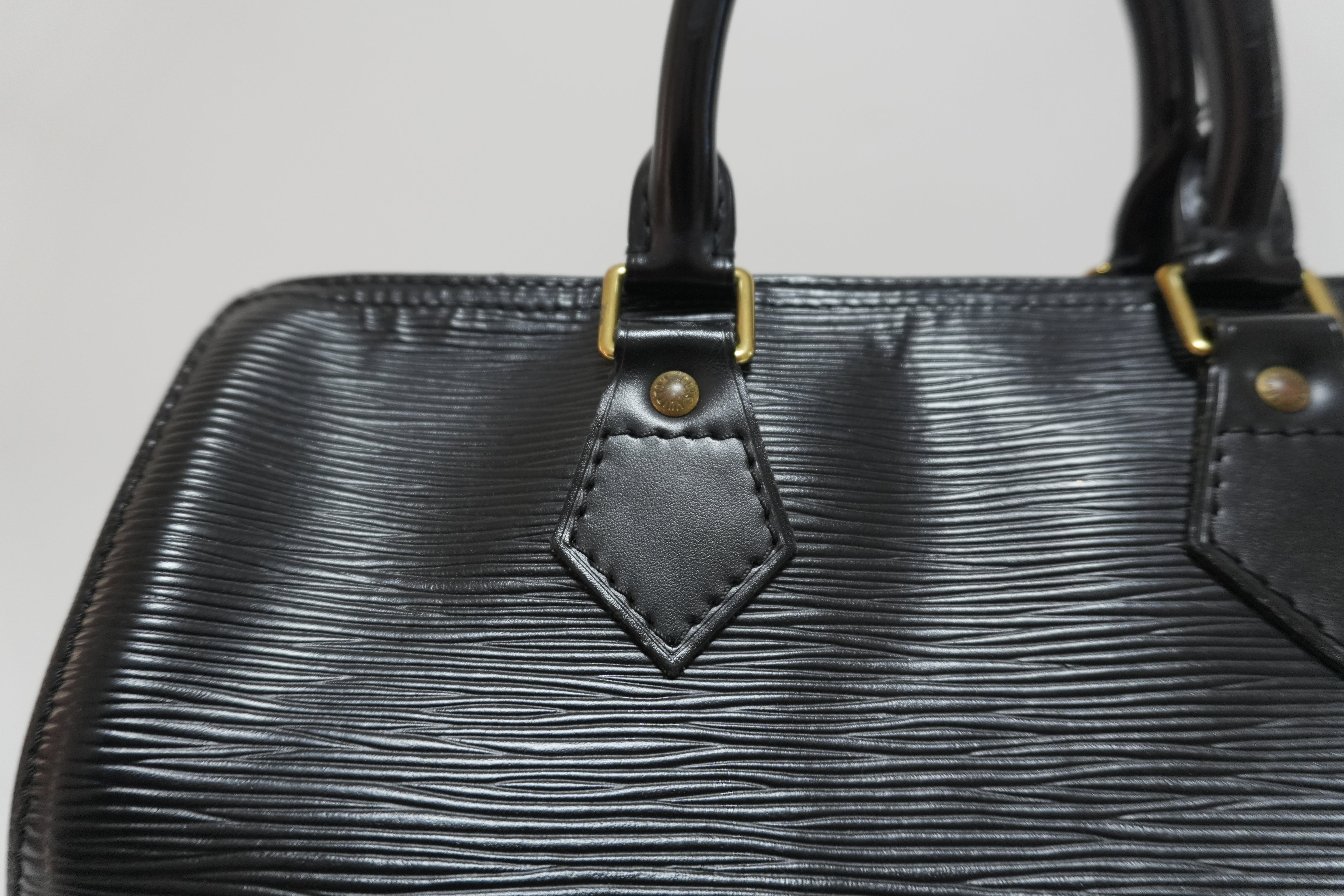 Louis Vuitton Epi Speedy 25 Handbag Black Used