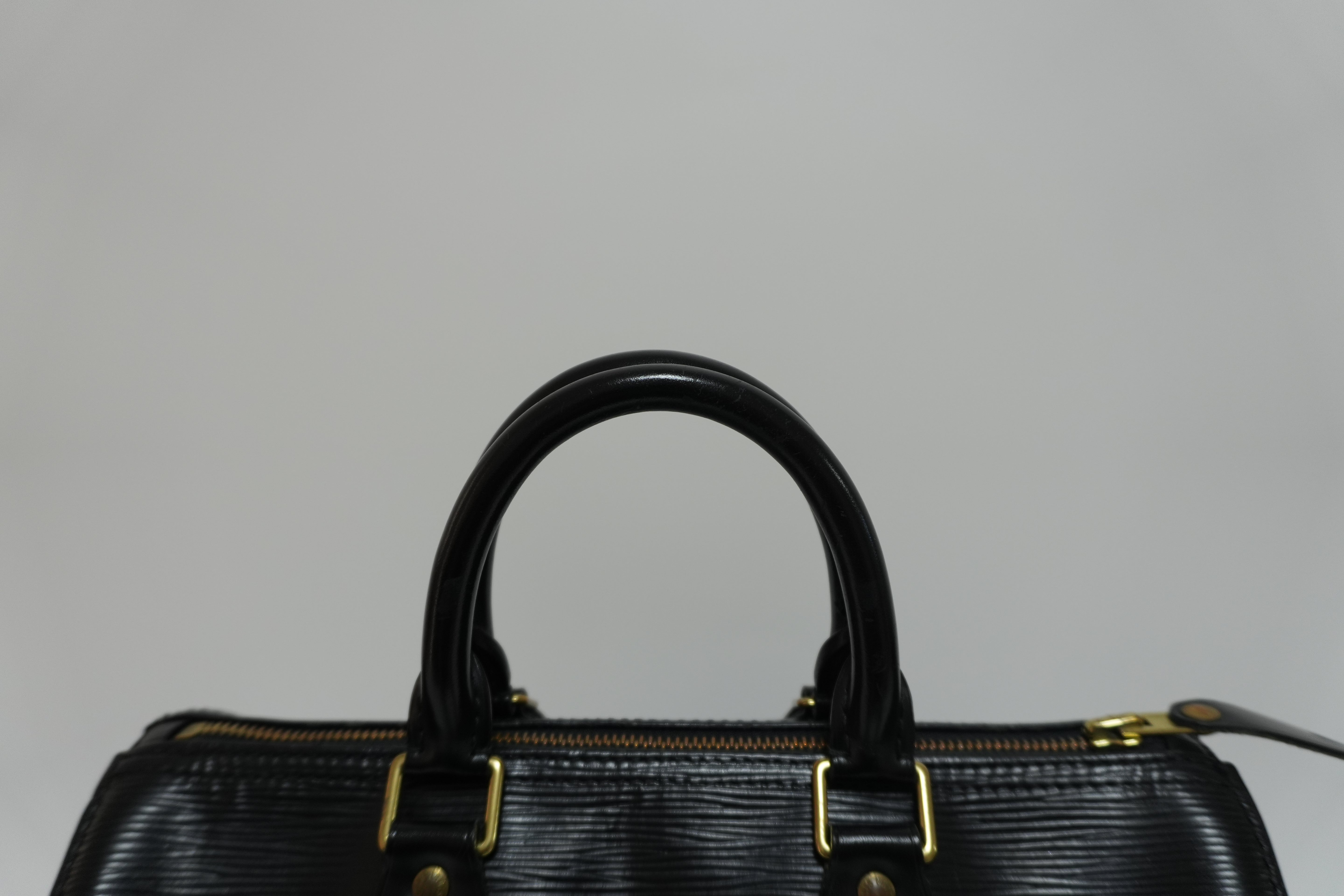 Louis Vuitton Epi Speedy 25 Handbag Black Used