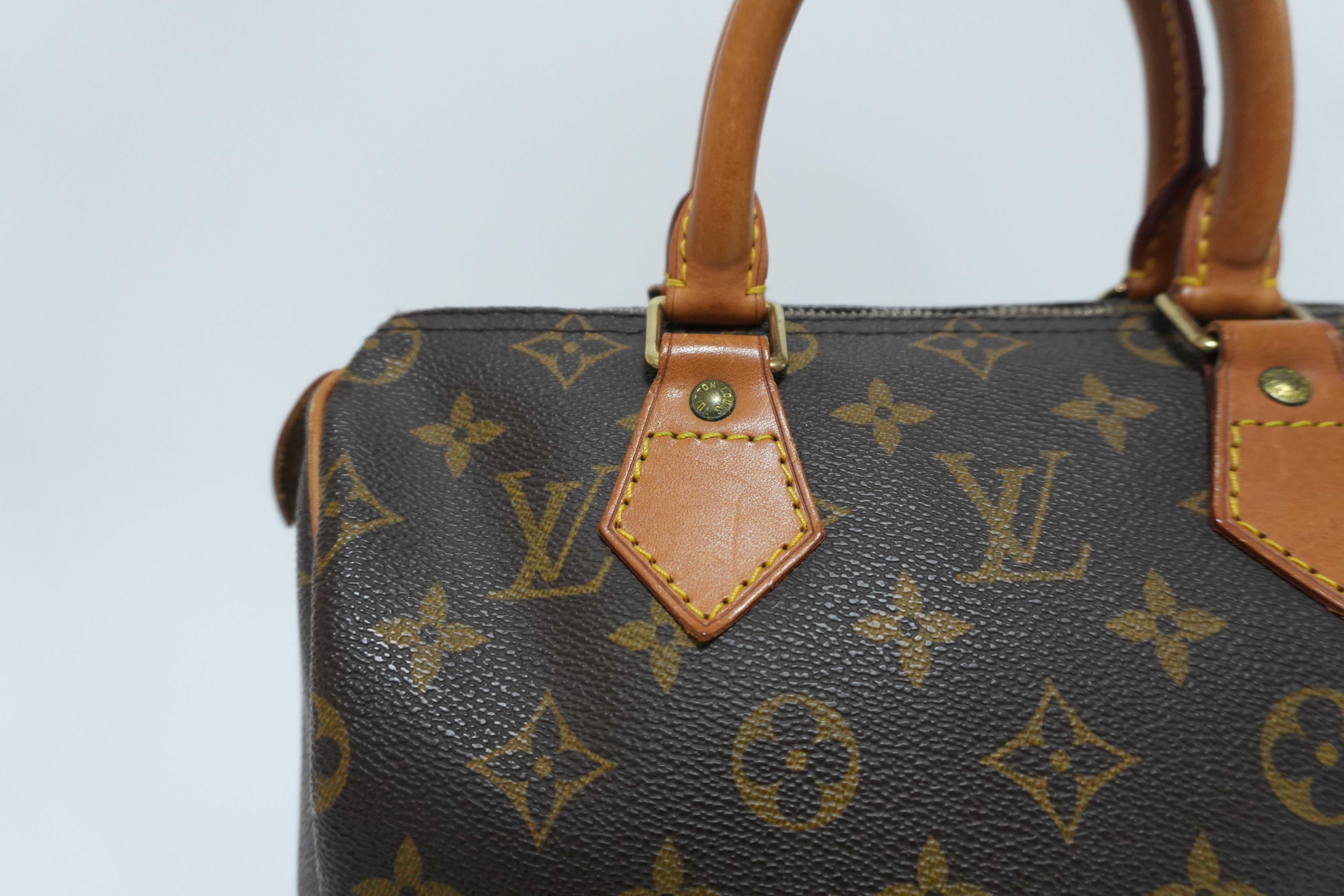 Louis Vuitton Monogram Speedy 25 Handbag Used