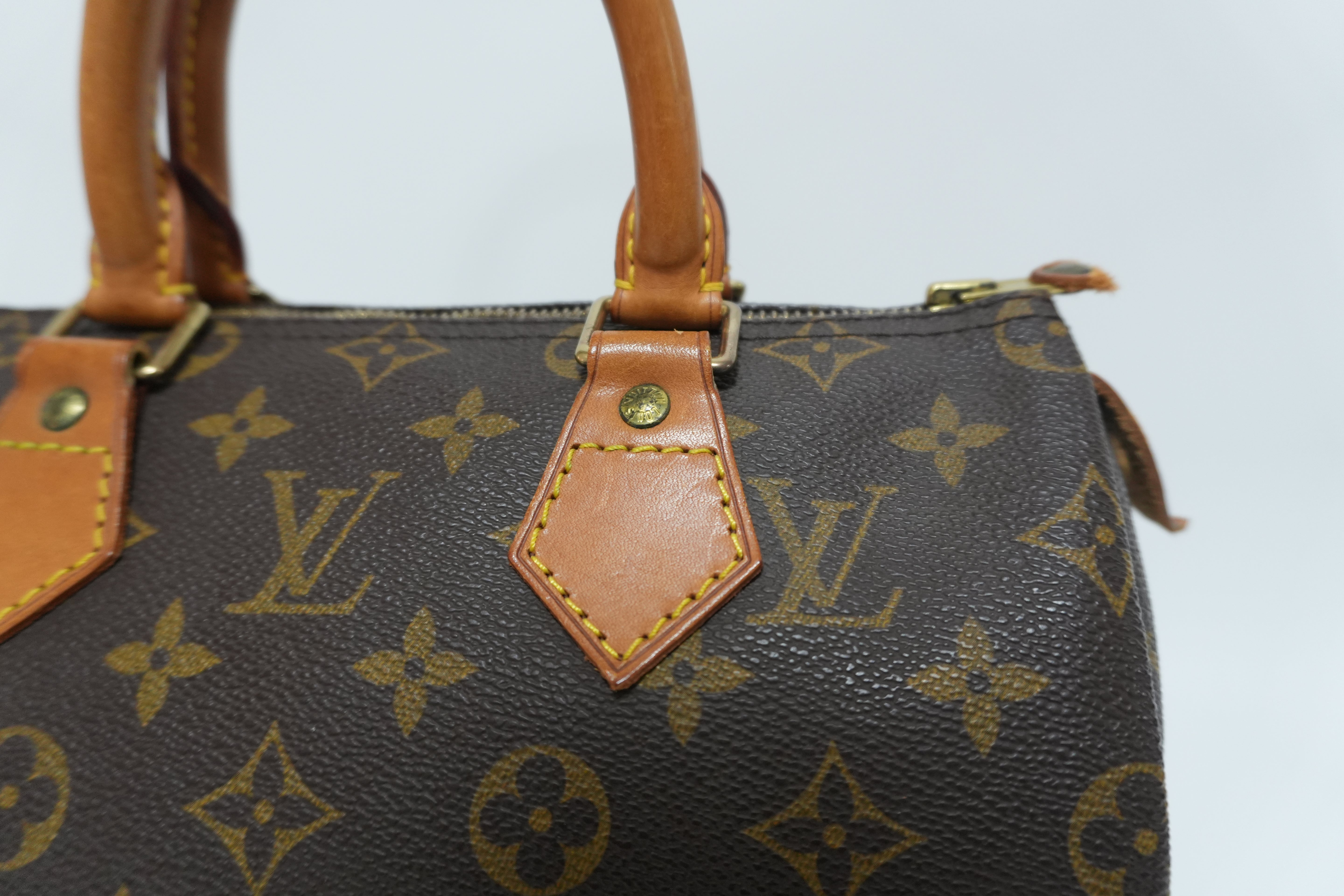 Louis Vuitton Monogram Speedy 25 Handbag Used