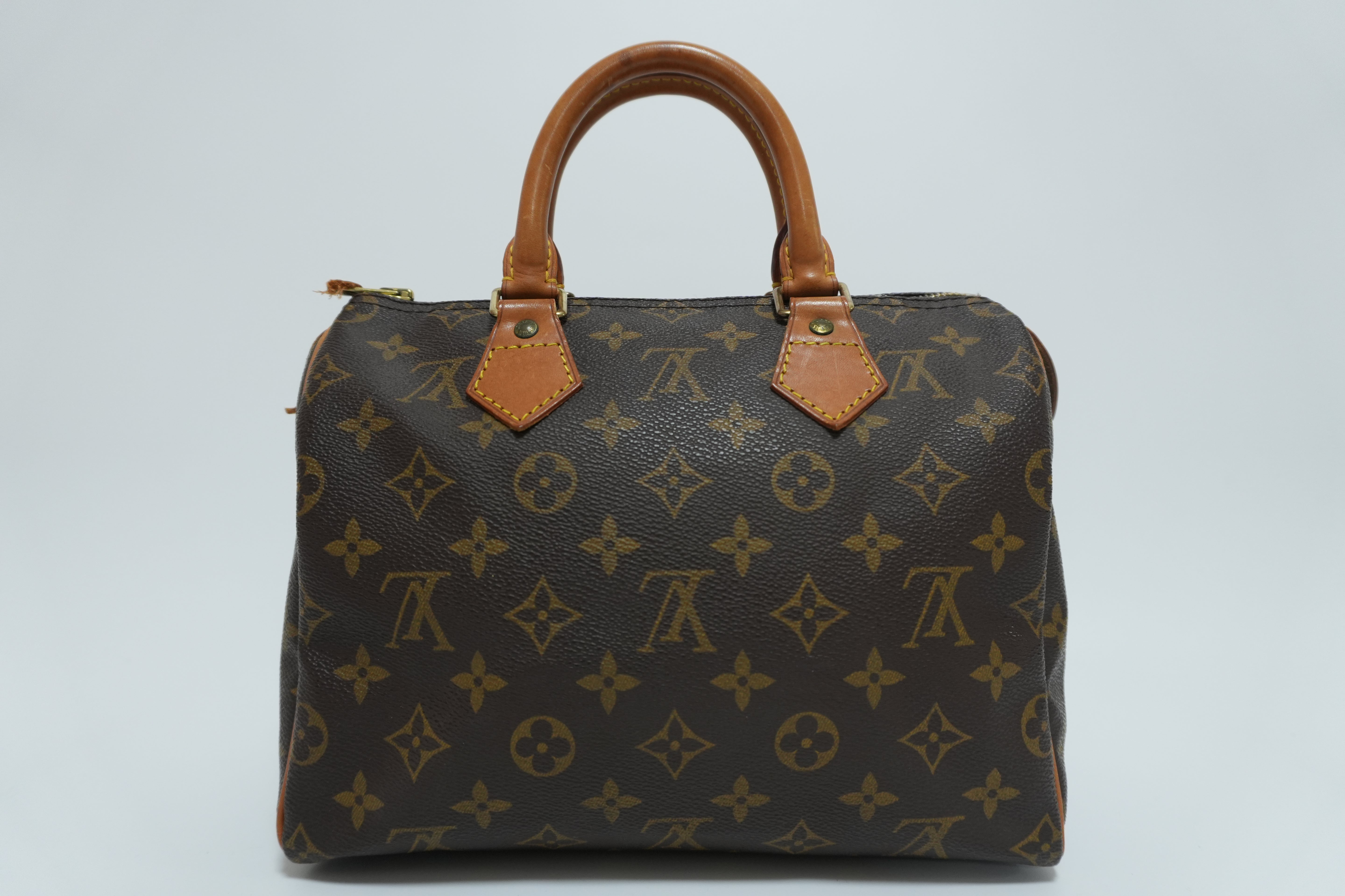 Louis Vuitton Monogram Speedy 25 Handbag Used