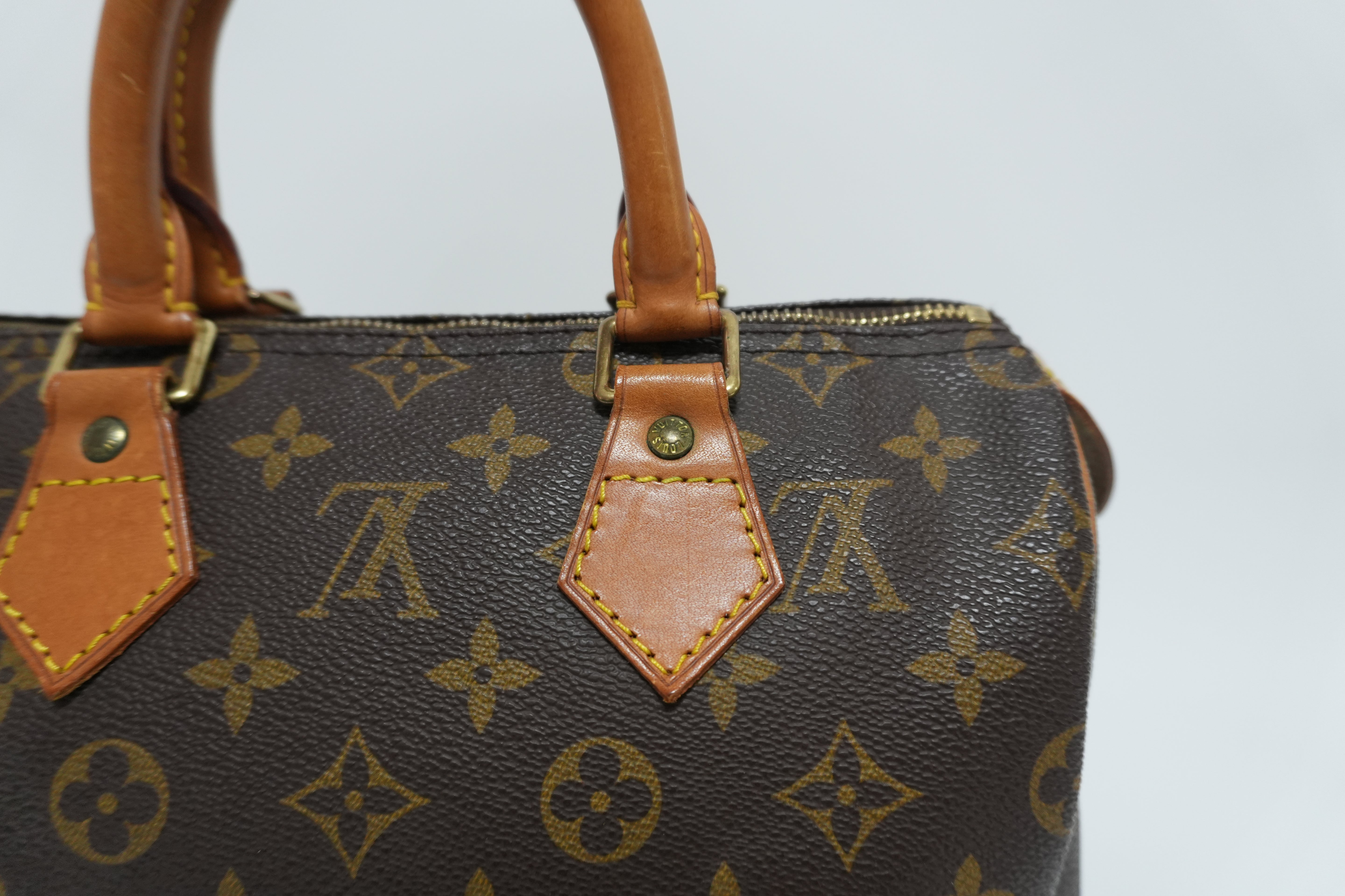 Louis Vuitton Monogram Speedy 25 Handbag Used