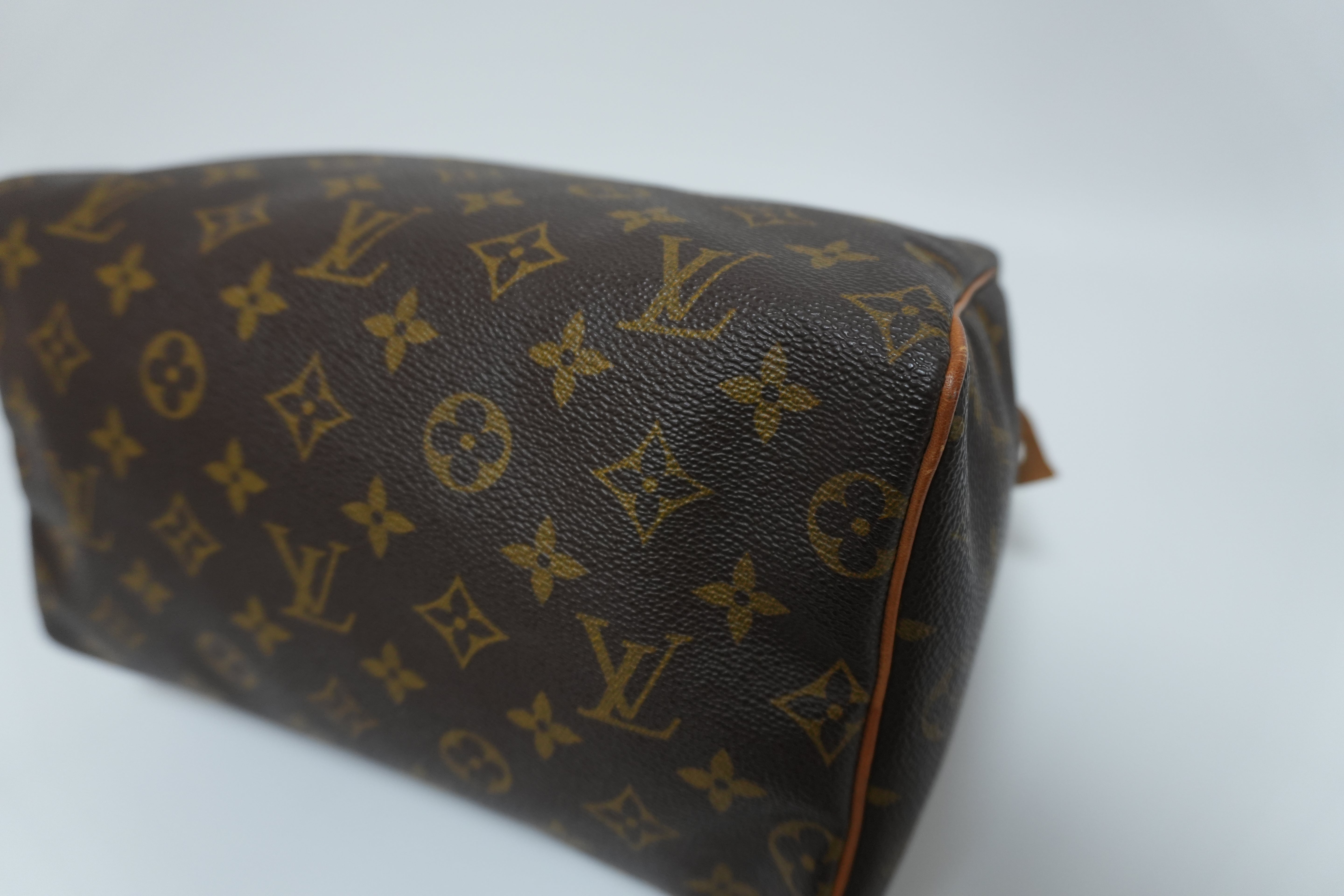 Louis Vuitton Monogram Speedy 25 Handbag Used