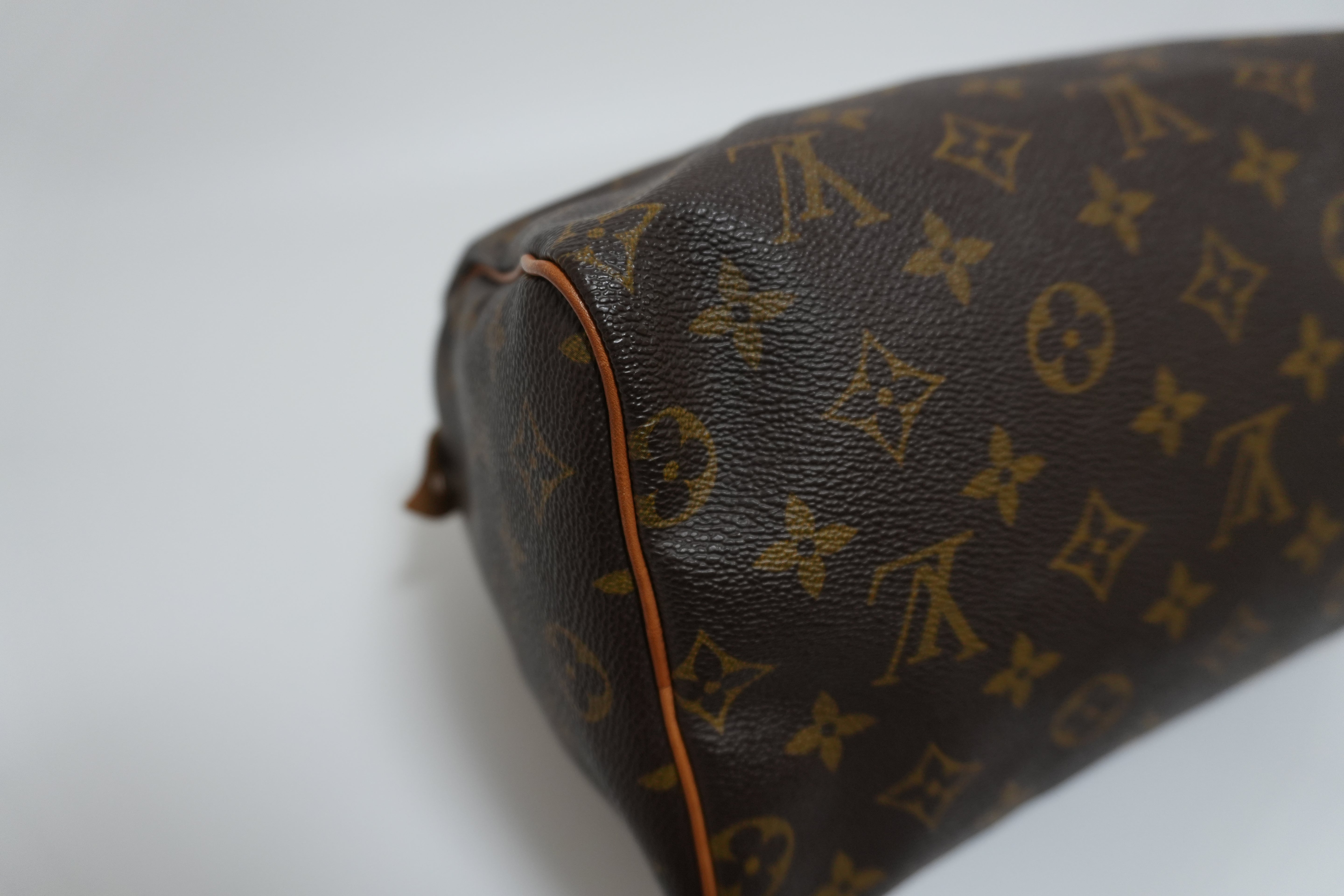 Louis Vuitton Monogram Speedy 25 Handbag Used