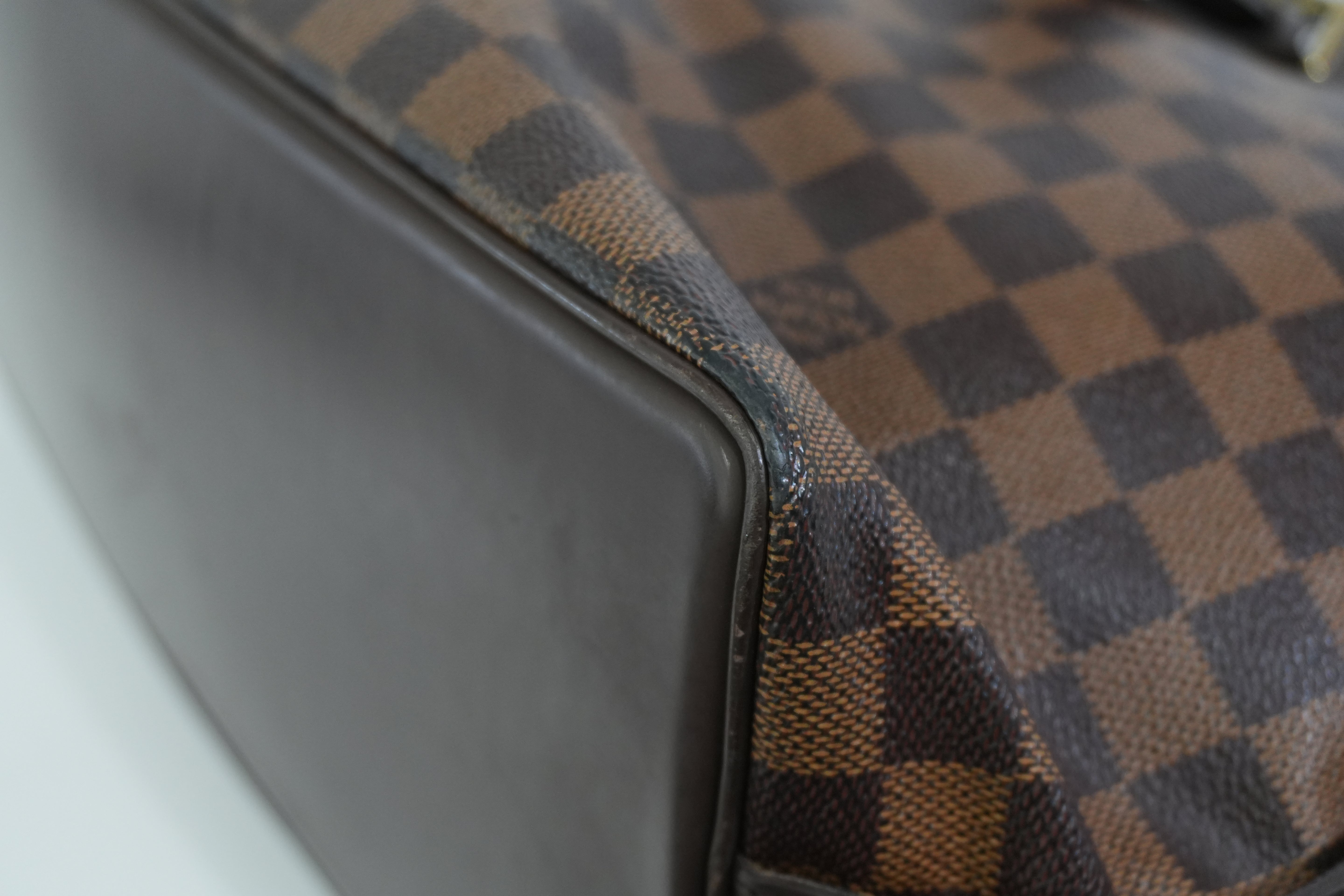 Pre-Owned Louis Vuitton Damier Ebene Chelsea Tote Bag