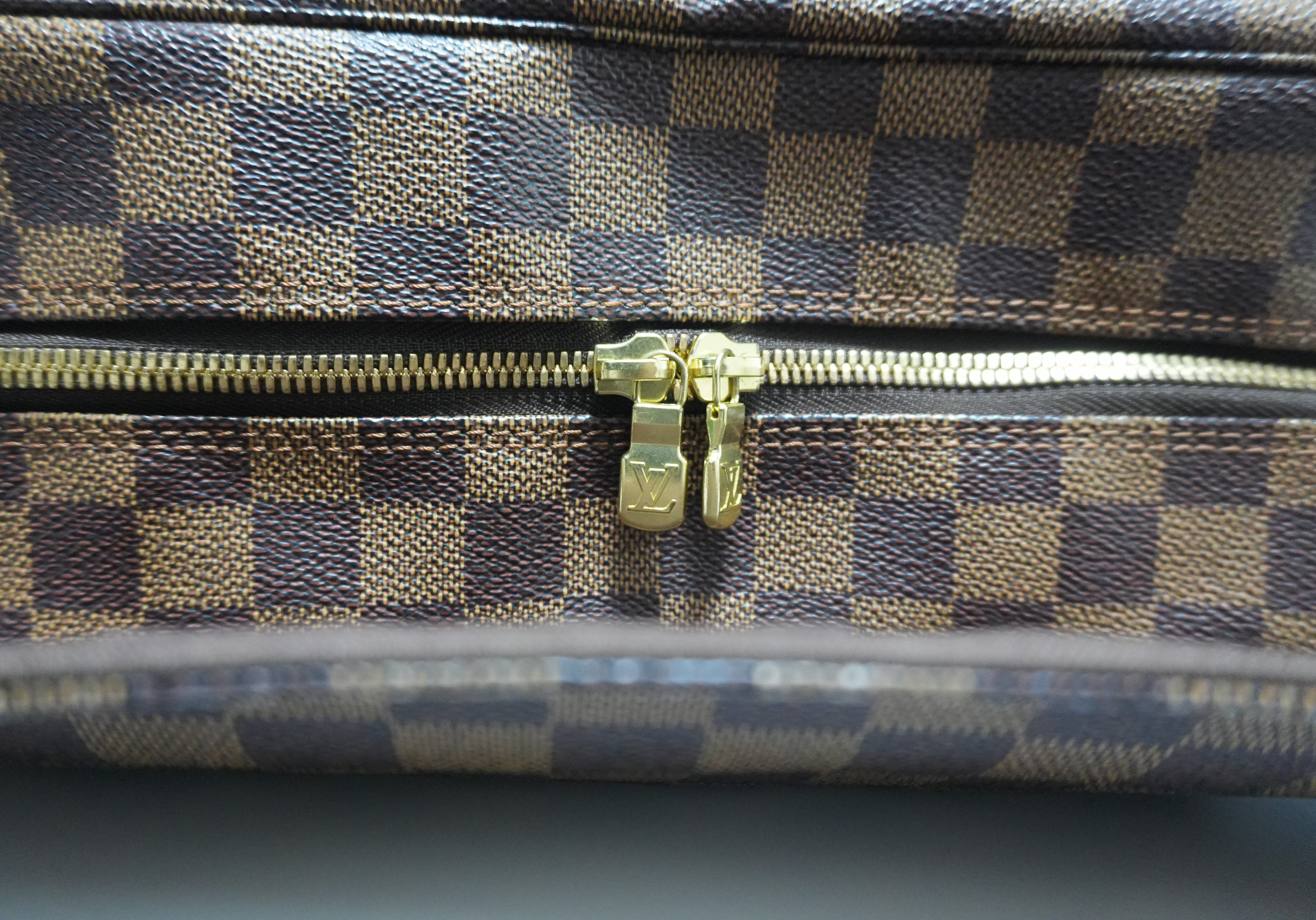 Louis Vuitton Damier Ebene Naviglio Messenger Bag Used