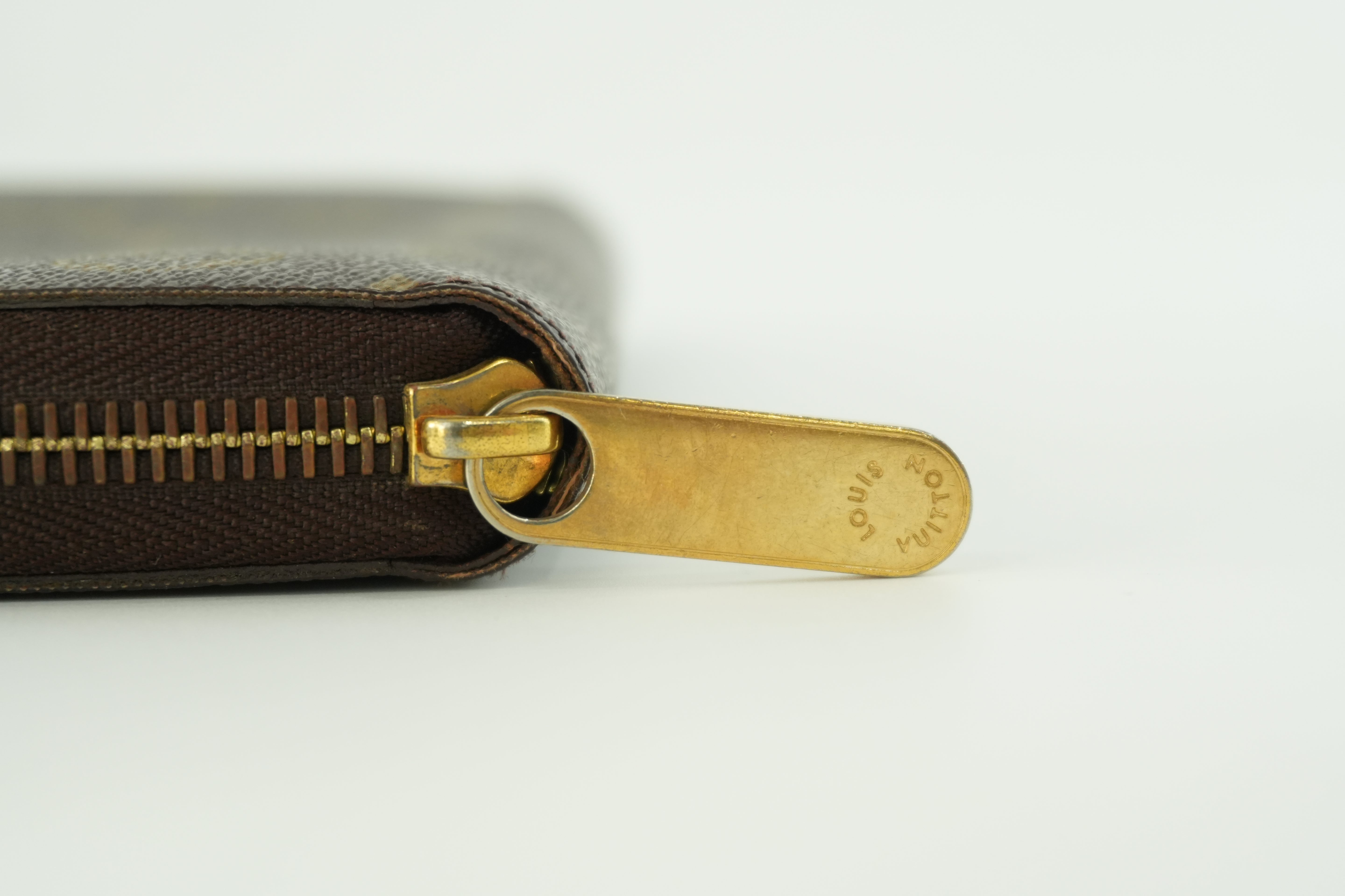 Louis Vuitton Monogram Zippy Wallet Used