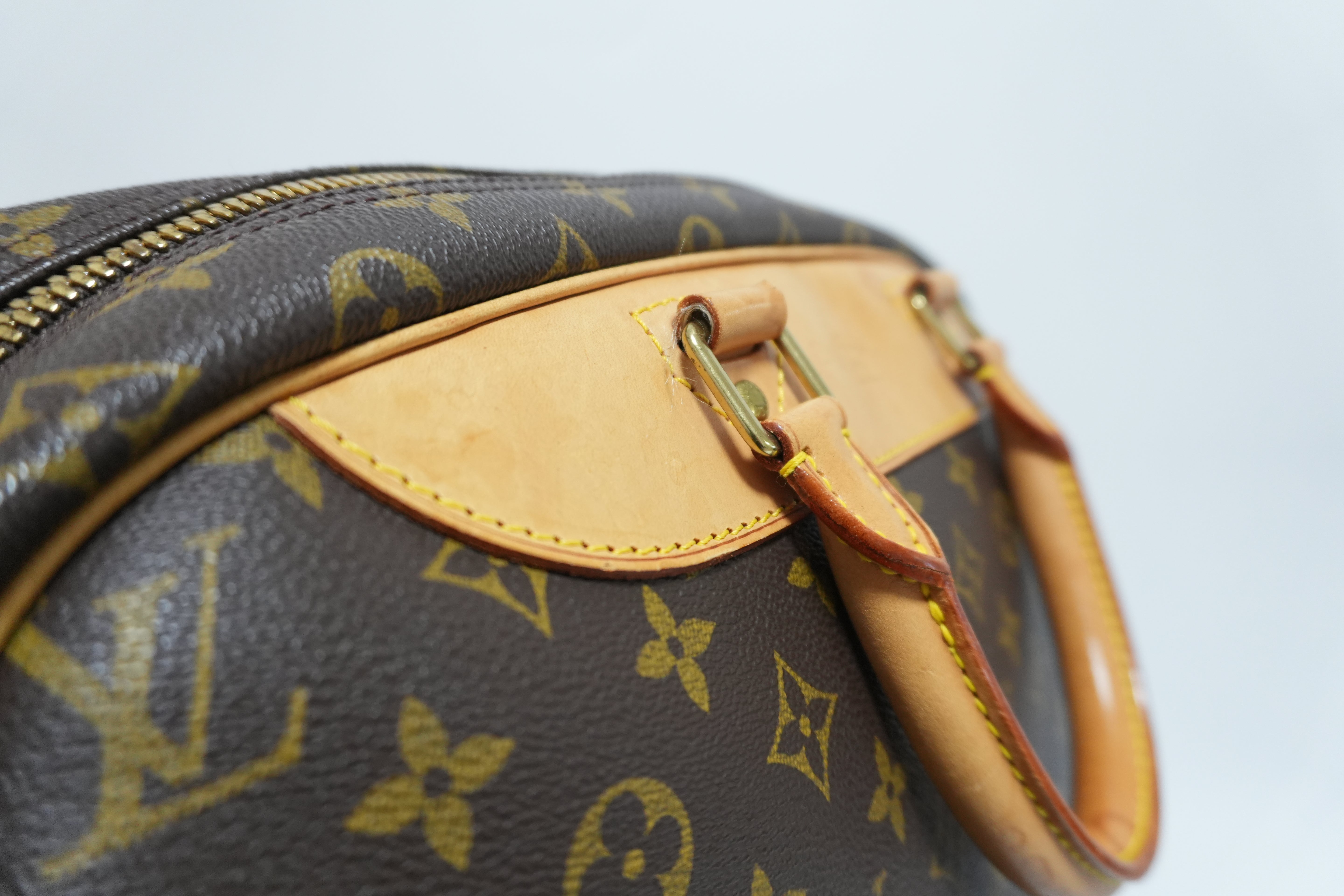 Louis Vuitton Monogram Evasion Sports Travel Bag Used