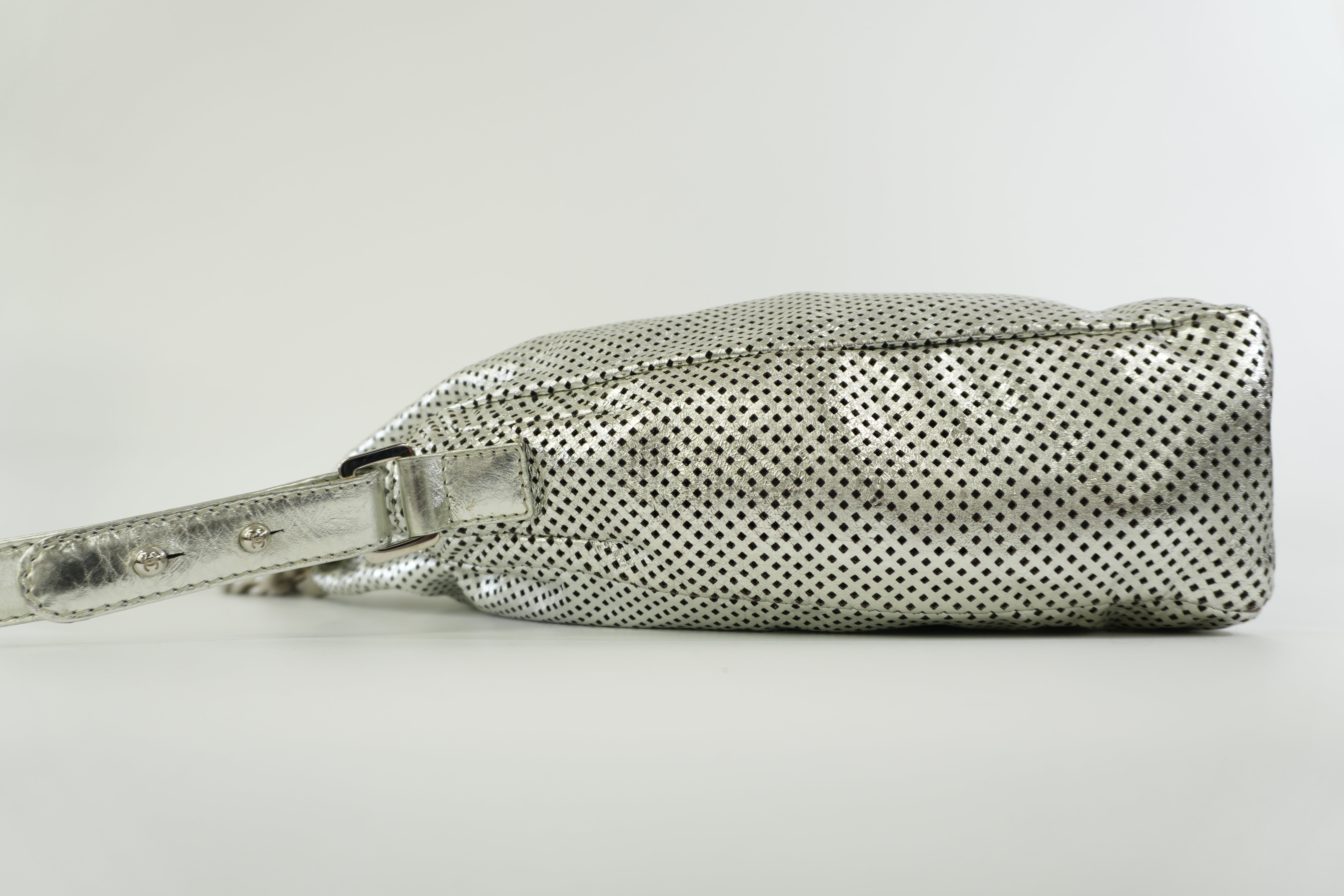 Pre-owned Chanel Rodeo Drive Hobo Tote Bag Metallic Silver