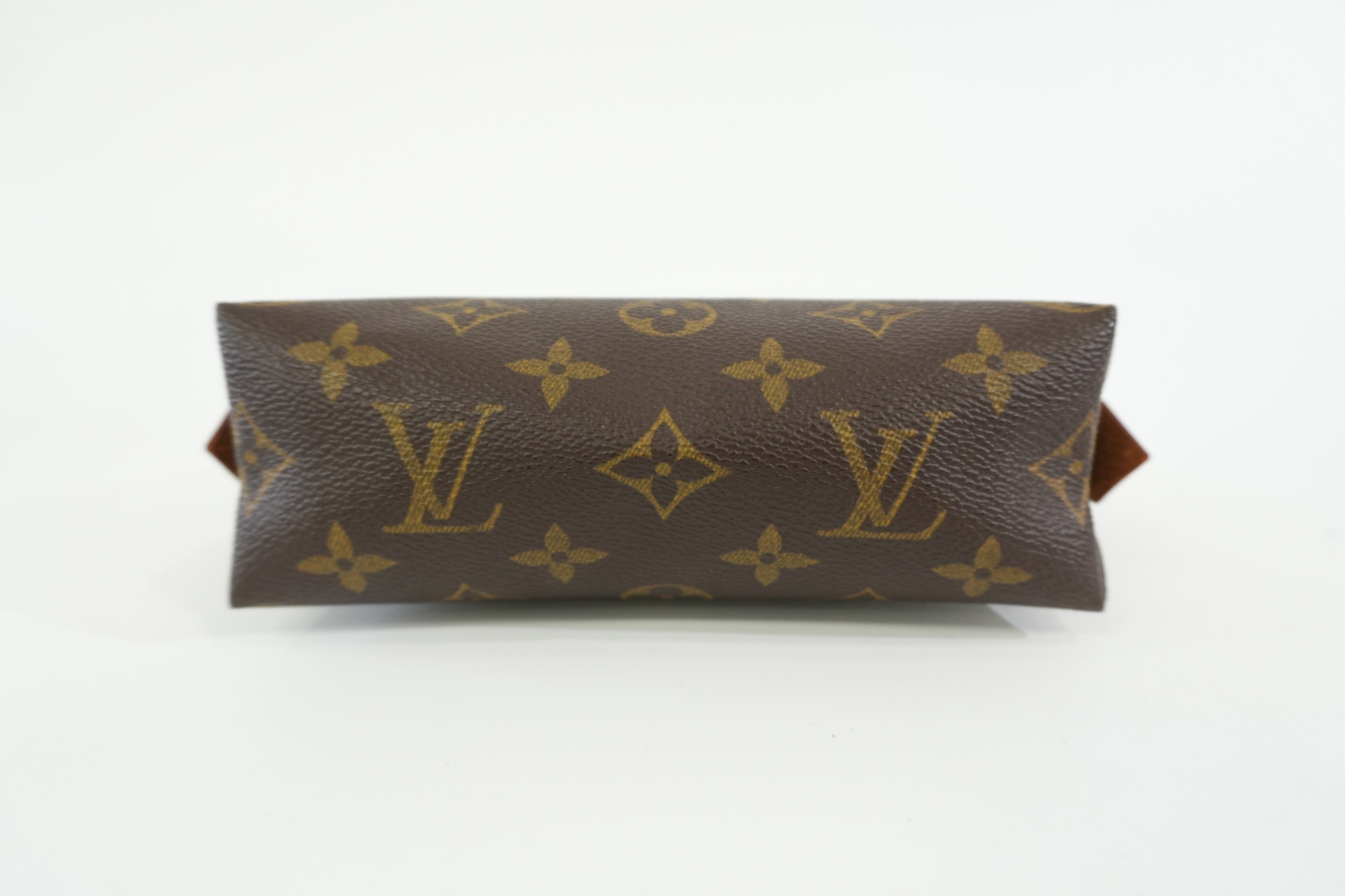 Pre-owned Louis Vuitton Monogram Cosmetic Pouch