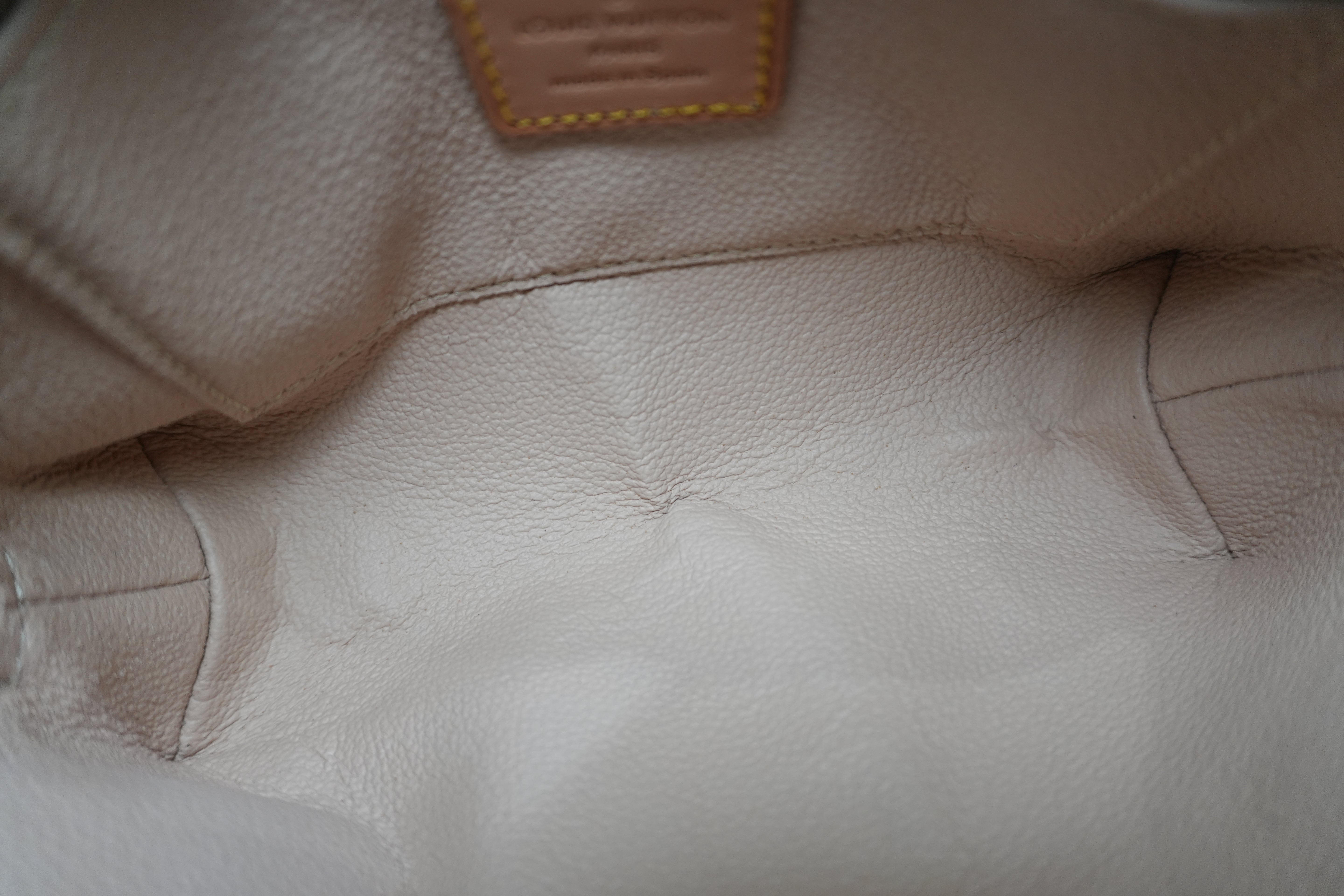 Pre-owned Louis Vuitton Monogram Cosmetic Pouch