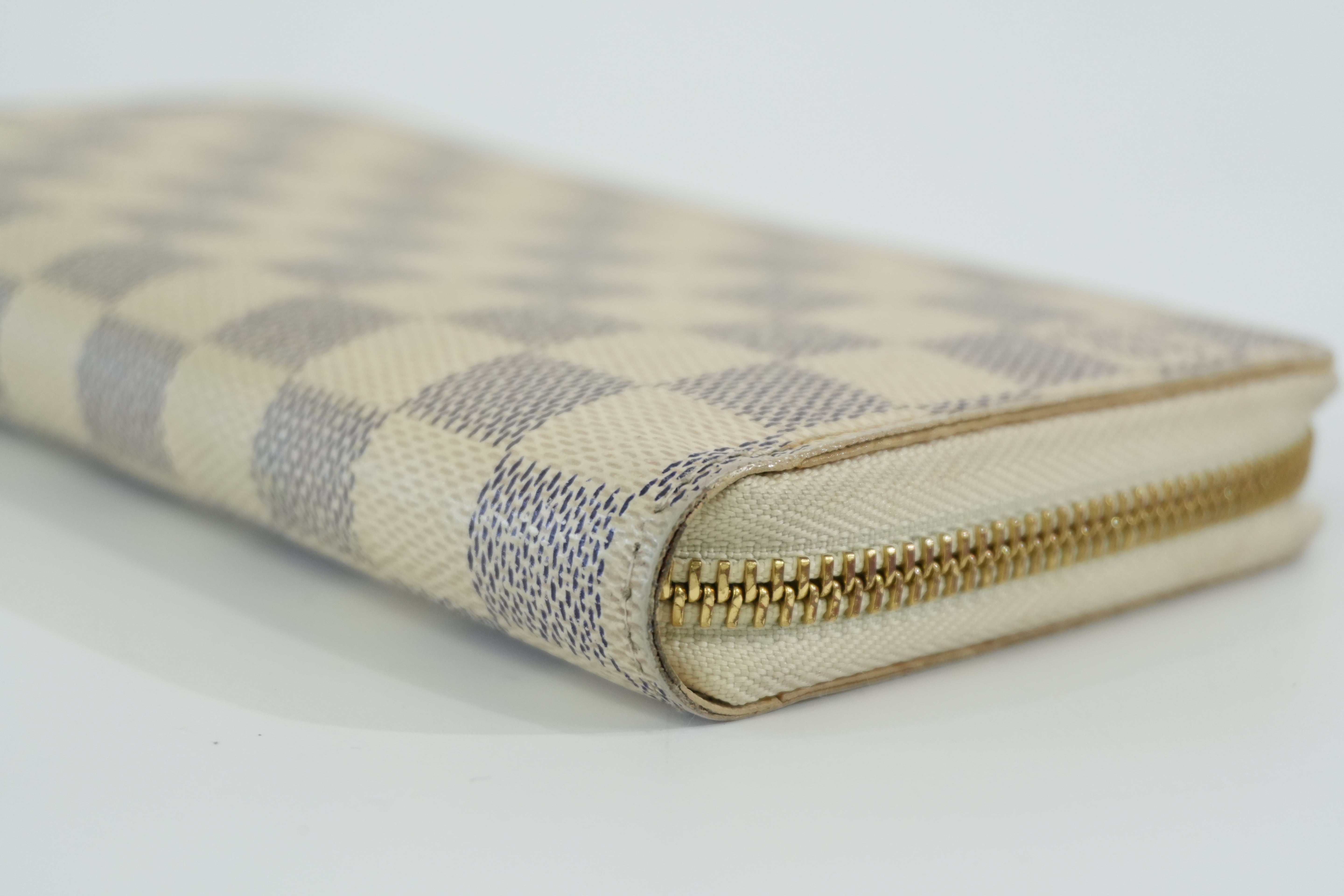 Pre-owned Louis Vuitton Damier Azur Zippy Wallet